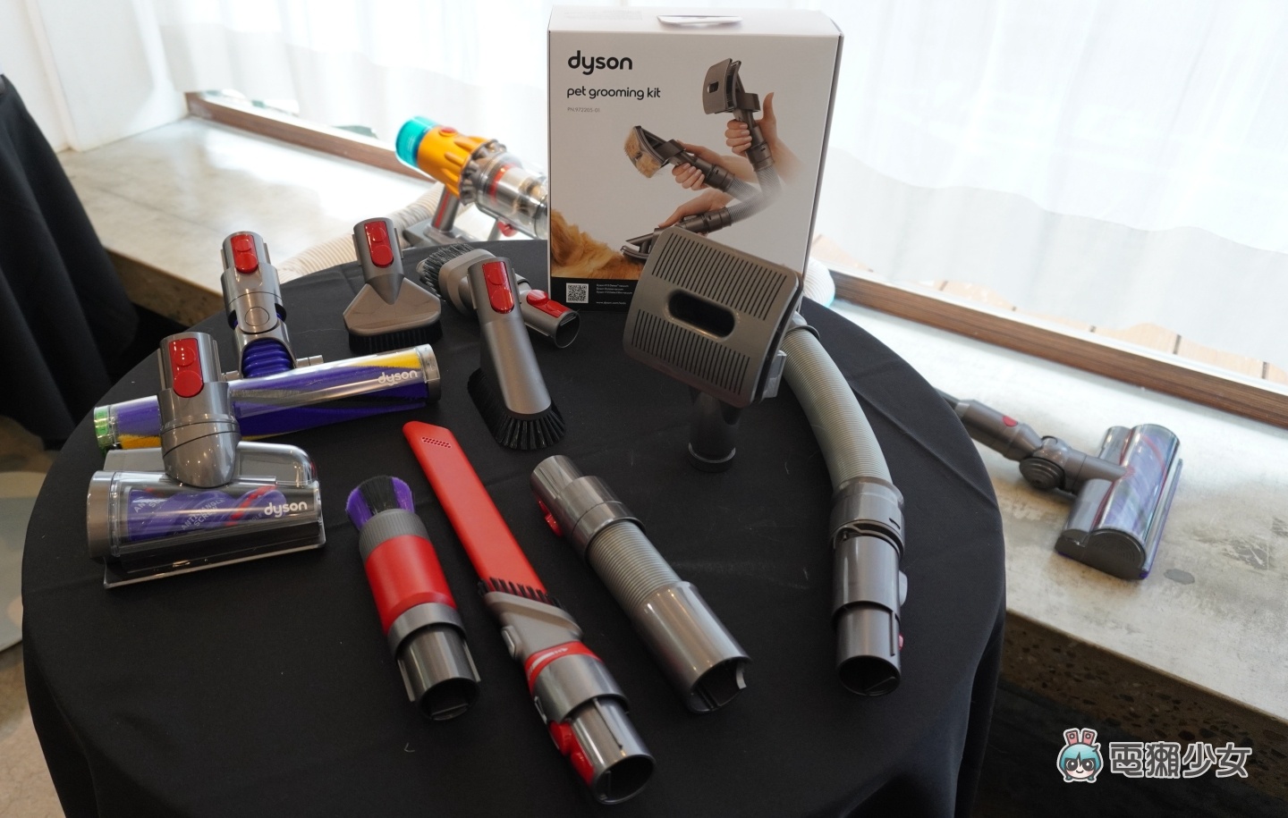 出门|Dyson 无线吸尘器配件升级!毛孩专属‘ 宠物毛发清洁工具组 ’和全新的‘ 细致清洁配件工具组 ’登场 内容图2 潮品文-大潮社旗下实时最新热点娱乐时尚数码等新闻资讯网站! 出门|Dyson 无线吸尘器配件升级!毛孩专属‘ 宠物毛发清洁工具组 ’和全新的‘ 细致清洁配件工具组 ’登场