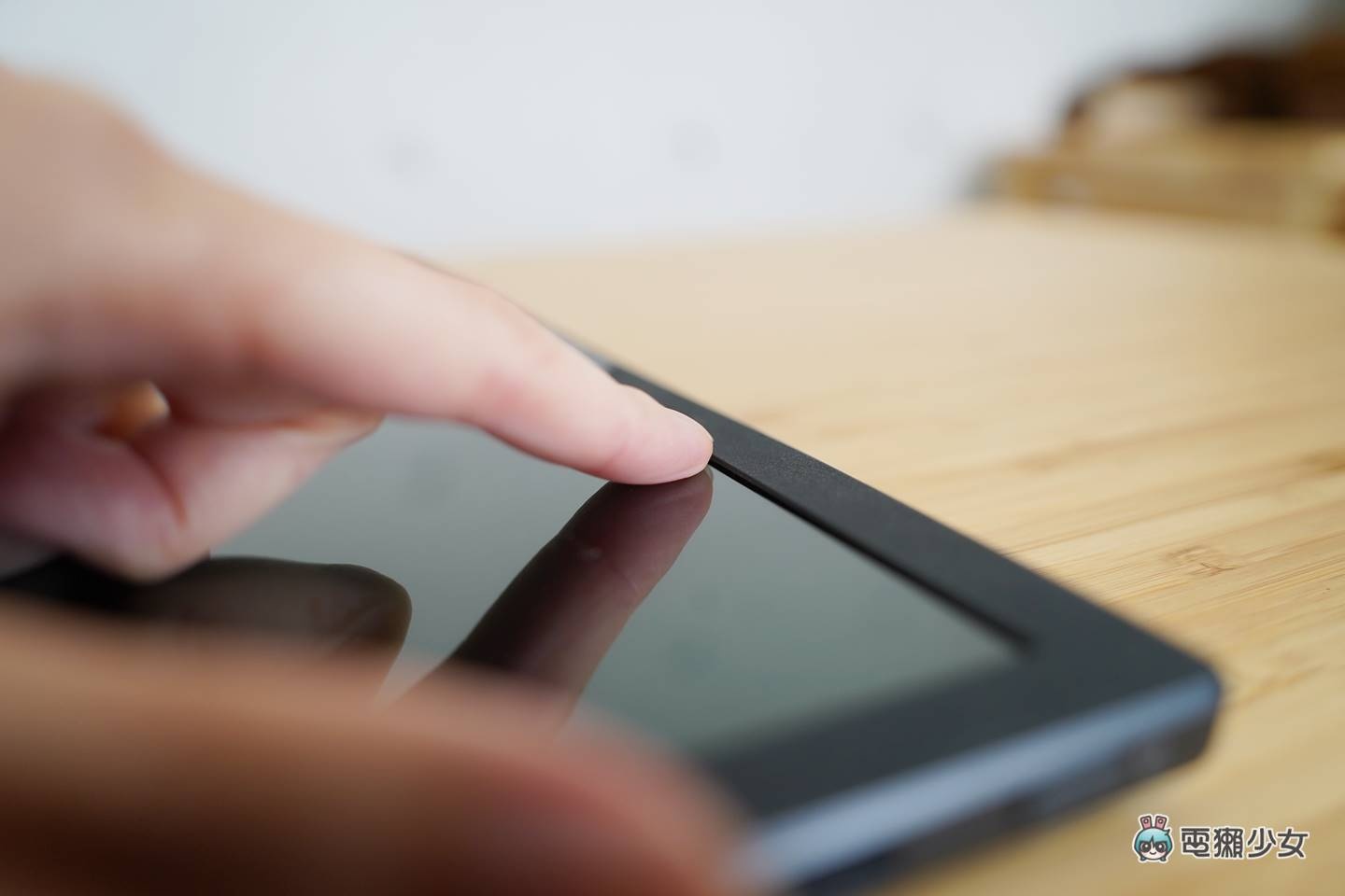 折叠笔电来了!Zenbook 17 Fold OLED 是平板也是笔电,使用心得与感想 内容图13 潮品文-大潮社旗下实时最新热点娱乐时尚数码等新闻资讯网站! 折叠笔电来了!Zenbook 17 Fold OLED 是平板也是笔电,使用心得与感想