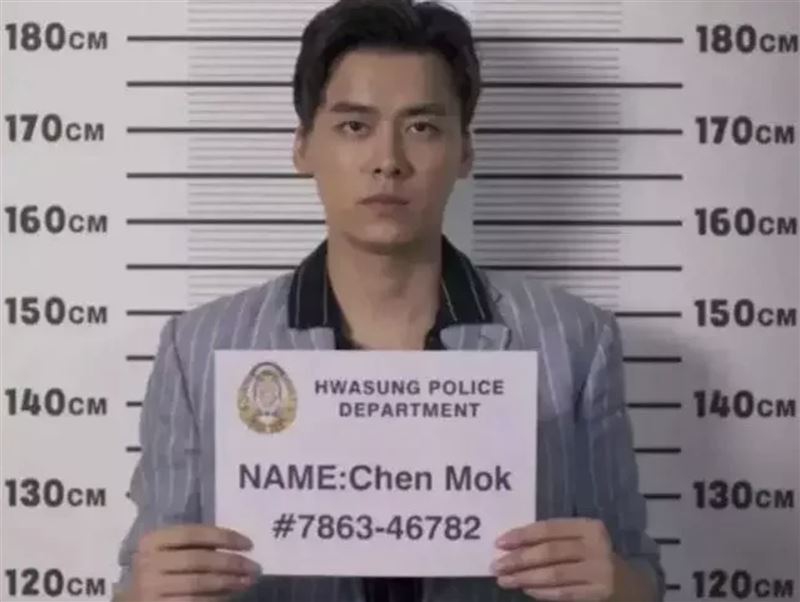&nbsp;李易峰在剧中曾被拘留，戏如人生目前也因嫖娼遭拘。（图／翻摄自网络）