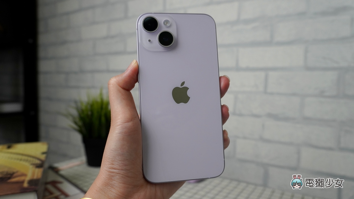 全新的紫色 iPhone 14 超香?历代紫色 iPhone 比一比!细节差在哪快速动眼看 内容图2 潮品文-大潮社旗下实时最新热点娱乐时尚数码等新闻资讯网站! 全新的紫色 iPhone 14 超香?历代紫色 iPhone 比一比!细节差在哪快速动眼看