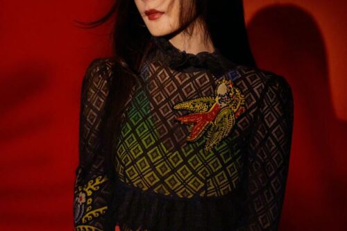 杨幂透视装超辣“内在美全看光”上万粉丝惊呼：好大的惊喜