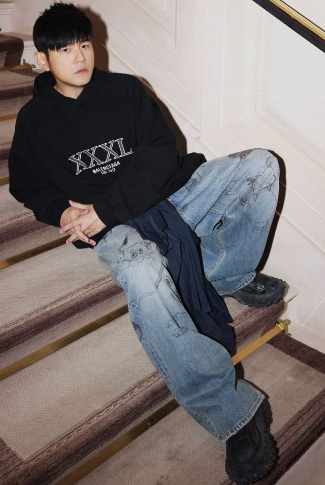 Style I 韩素希、周杰伦现身巴黎看秀！全身Balenciaga行头帅/美翻 更多热点 图2张