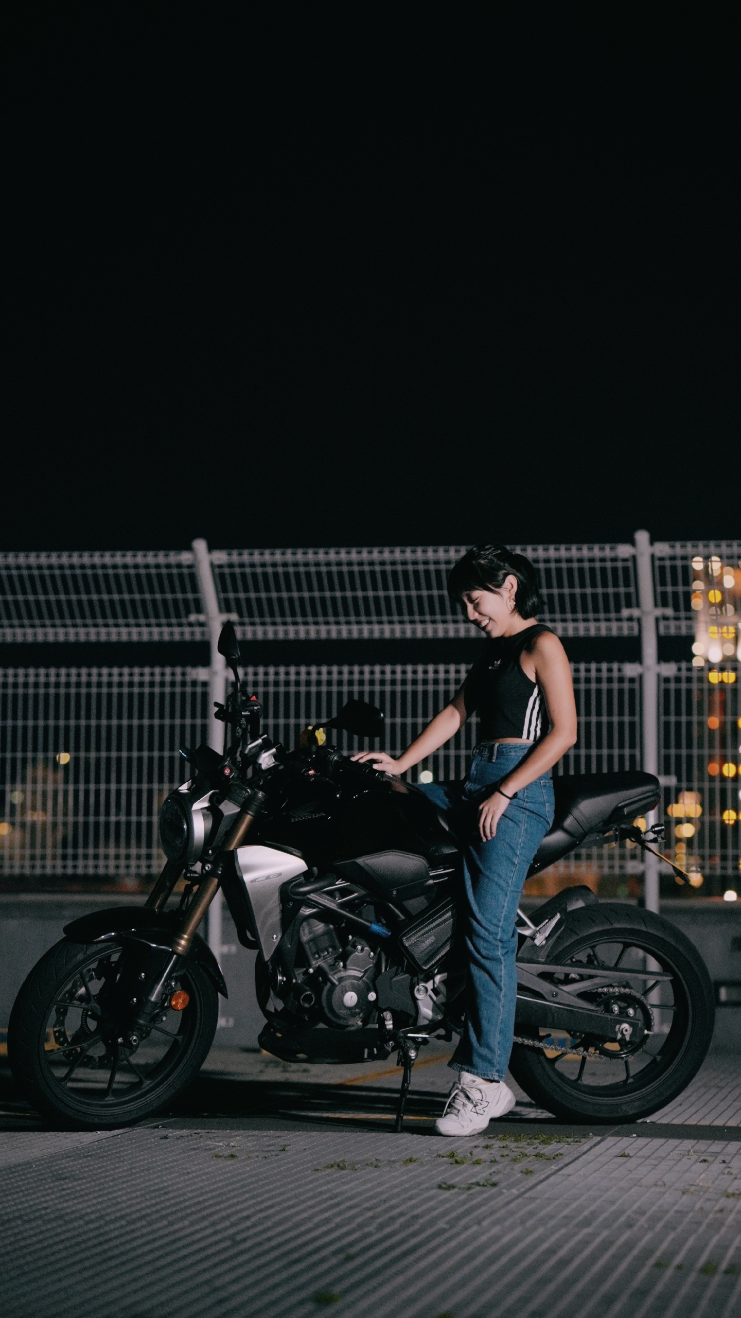 女子车流图鉴|HONDA CB300R 内容图3 潮品文-大潮社旗下实时最新热点娱乐时尚数码等新闻资讯网站! 女子车流图鉴|HONDA CB300R