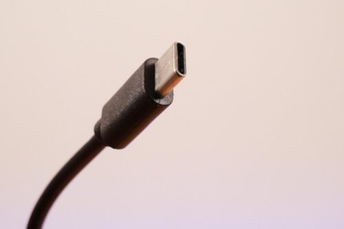 Lightning 掰掰！欧盟拍板定案：自 2024 年起 所有行动装置皆需统一采用 USB-C 埠