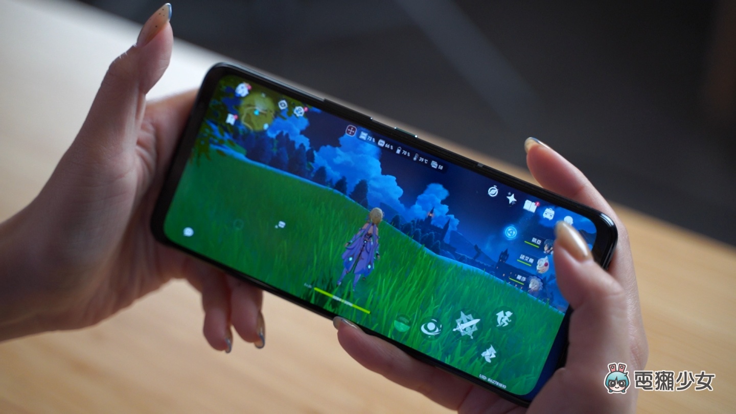 开箱｜处理器篡位排行第一！ROG Phone 6D Ultimate 电竞手机，出现神秘小黑盒？实测游戏数据结果说话，告诉你！它！有！多！强！