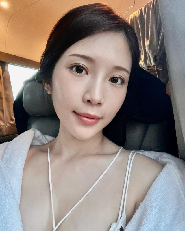 鸡排妹终极一露！最后一本写真 坚持露点！ 娱乐资讯 图3张