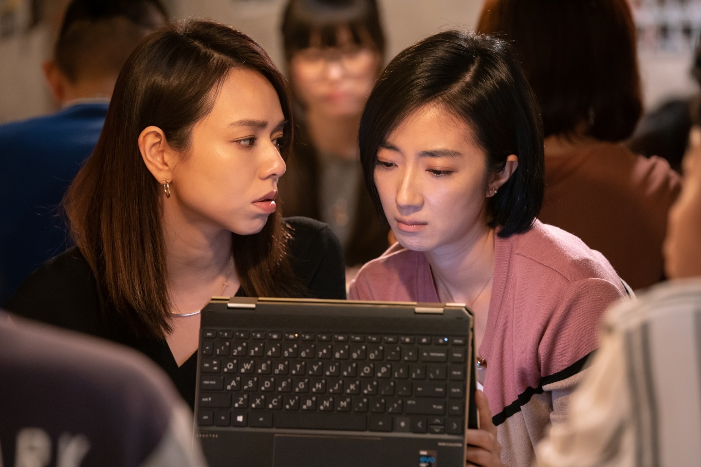盘点《台北女子图鉴》出现的 3C 产品！翻转笔电好吸睛 但真的买得起？ 数码科技 图5张