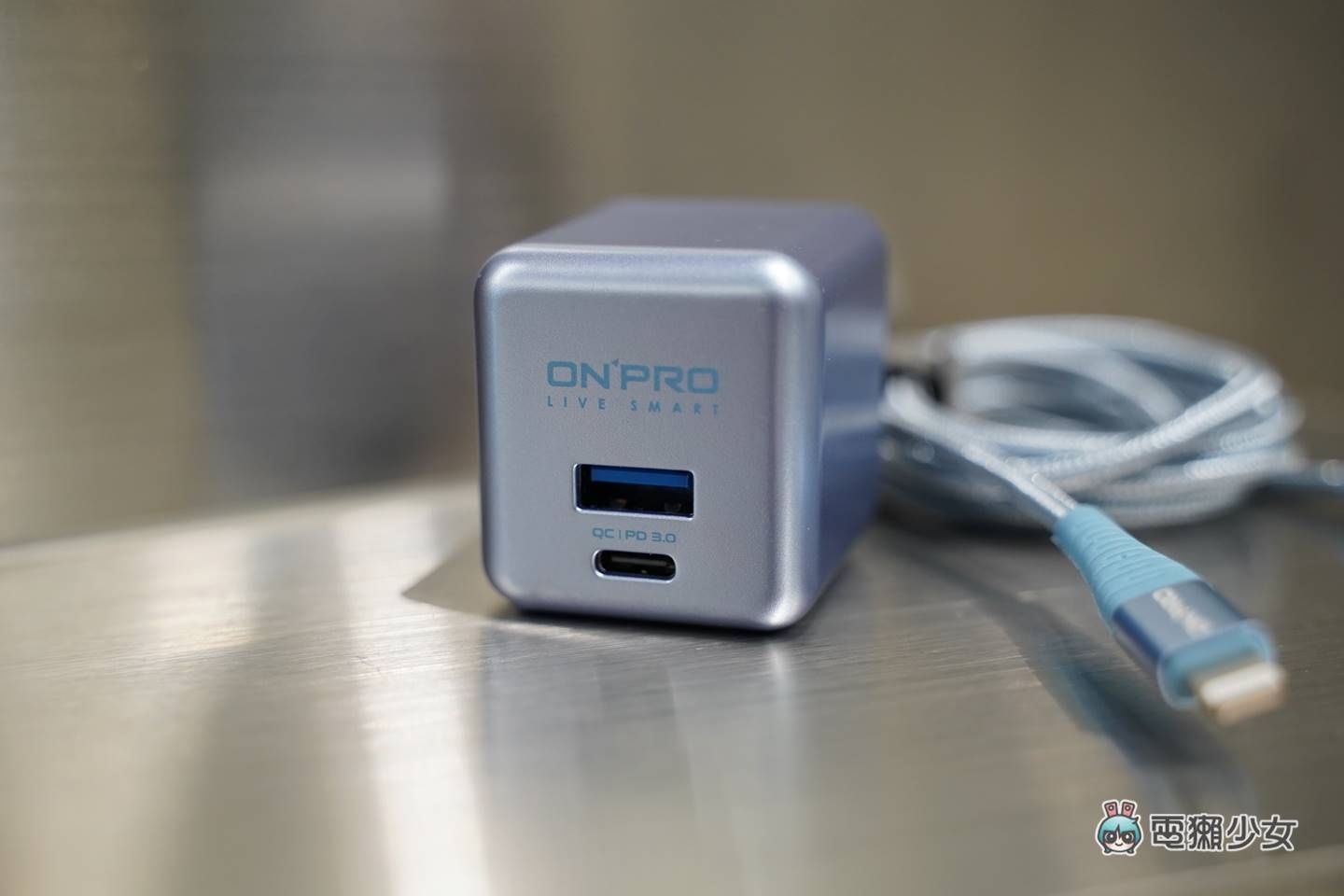 开箱|有氮化镓 GaN 的快充迷你豆腐头,天峰蓝 ONPRO 双模 PD 与 QC 充电器 内容图7 潮品文-大潮社旗下实时最新热点娱乐时尚数码等新闻资讯网站! 开箱|有氮化镓 GaN 的快充迷你豆腐头,天峰蓝 ONPRO 双模 PD 与 QC 充电器