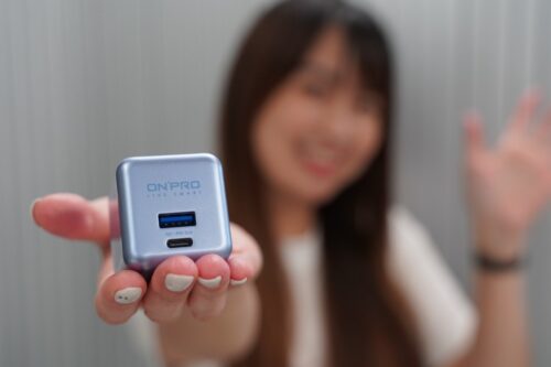 开箱｜有氮化镓 GaN 的快充迷你豆腐头，天峰蓝 ONPRO 双模 PD 与 QC 充电器