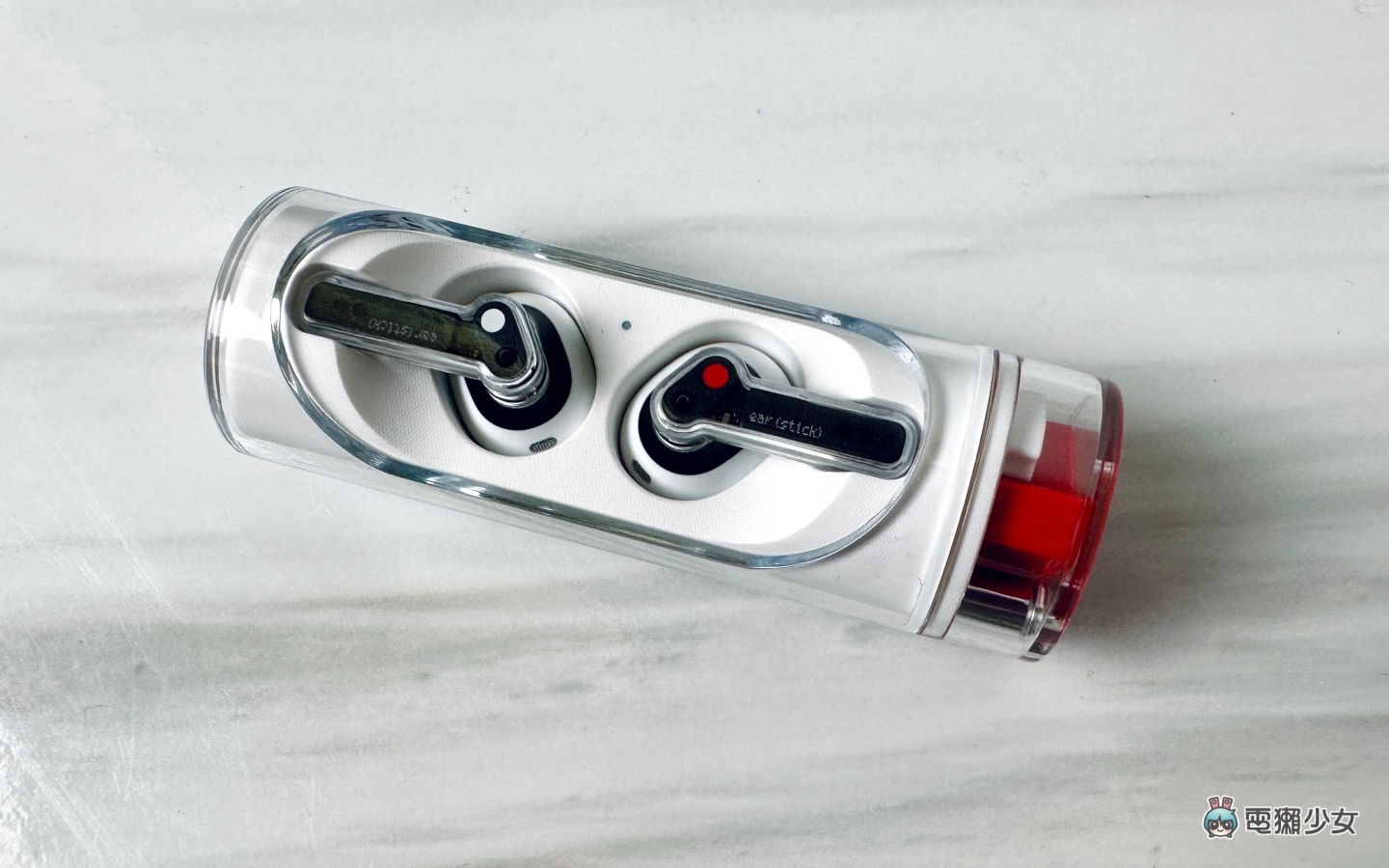 开箱|口红耳机 Nothing Ear (stick) 来了!小耳朵真的轻松戴整天?新的半入耳式耳机,音质评测、优缺整理给你! 内容图8 潮品文-大潮社旗下实时最新热点娱乐时尚数码等新闻资讯网站! 开箱|口红耳机 Nothing Ear (stick) 来了!小耳朵真的轻松戴整天?新的半入耳式耳机,音质评测、优缺整理给你!