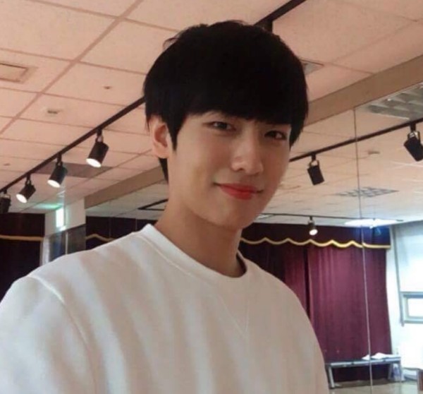 梨泰院人踩人 | 《Produce101》24岁李智汉遇害！公司证恶讯 娱乐资讯 图3张
