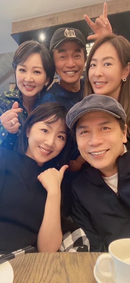 郁方（左起）、吴宗宪、贾永婕（左下起）陈宛君、许杰辉。（图／翻摄自郁方脸书）
