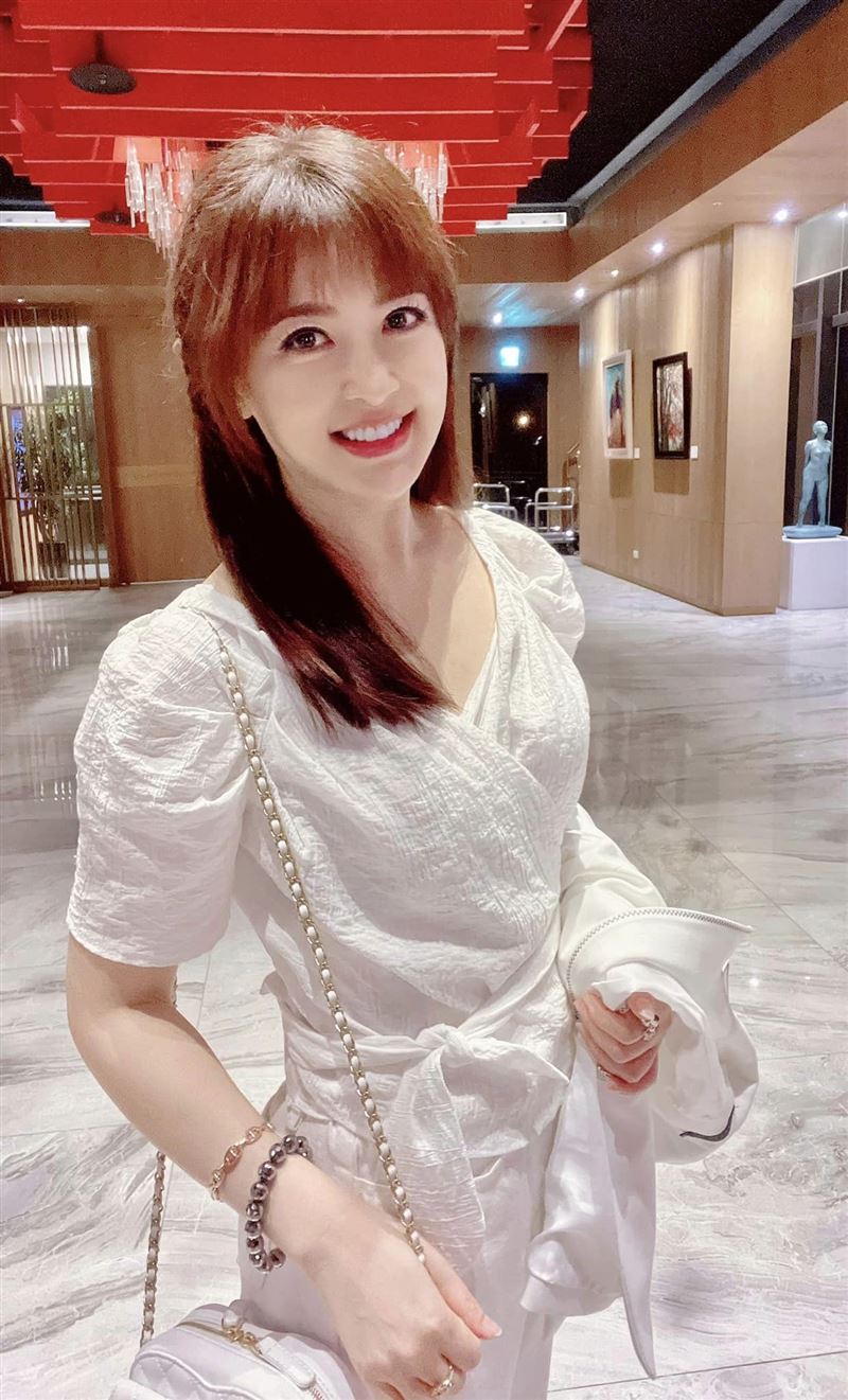 陈海茵离开主播台转型主持人。（图／翻摄自陈海茵脸书）