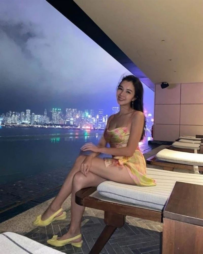 麦明诗虽淡出娱乐圈，不过仍活跃于社群平台颇受粉丝青睐。（图／翻摄自louisa_mak IG）