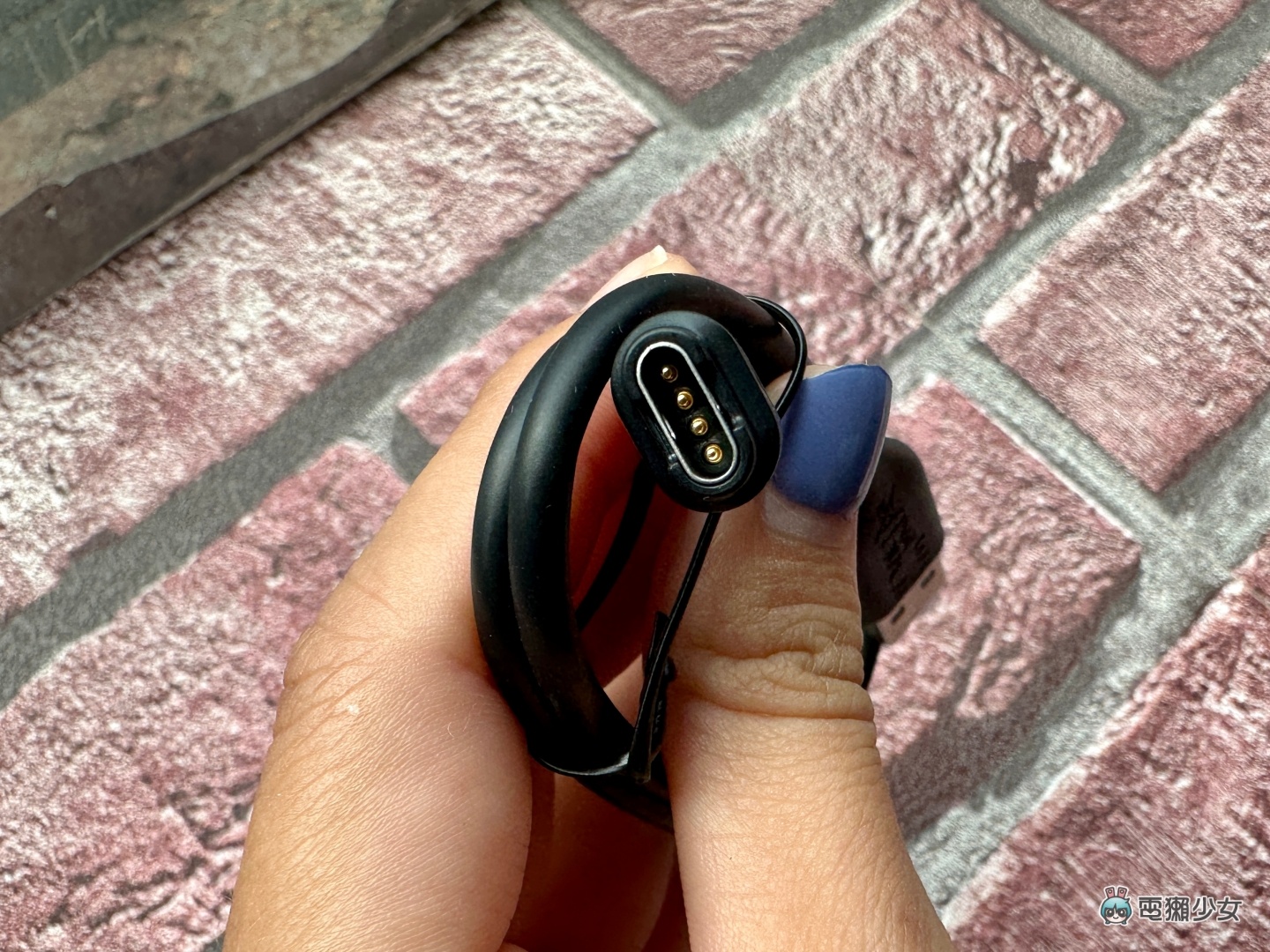 开箱|Garmin 新手表来了!Instinct Crossover 实体指针结合数位萤幕 加上太阳能让续航无限大了啦 内容图3 潮品文-大潮社旗下实时最新热点娱乐时尚数码等新闻资讯网站! 开箱|Garmin 新手表来了!Instinct Crossover 实体指针结合数位萤幕 加上太阳能让续航无限大了啦