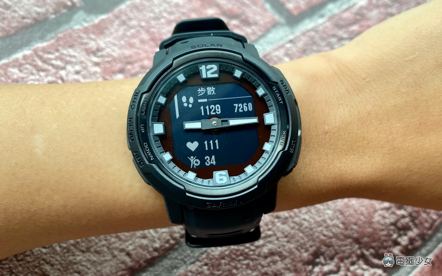 开箱|Garmin 新手表来了!Instinct Crossover 实体指针结合数位萤幕 加上太阳能让续航无限大了啦 内容图6 潮品文-大潮社旗下实时最新热点娱乐时尚数码等新闻资讯网站! 开箱|Garmin 新手表来了!Instinct Crossover 实体指针结合数位萤幕 加上太阳能让续航无限大了啦