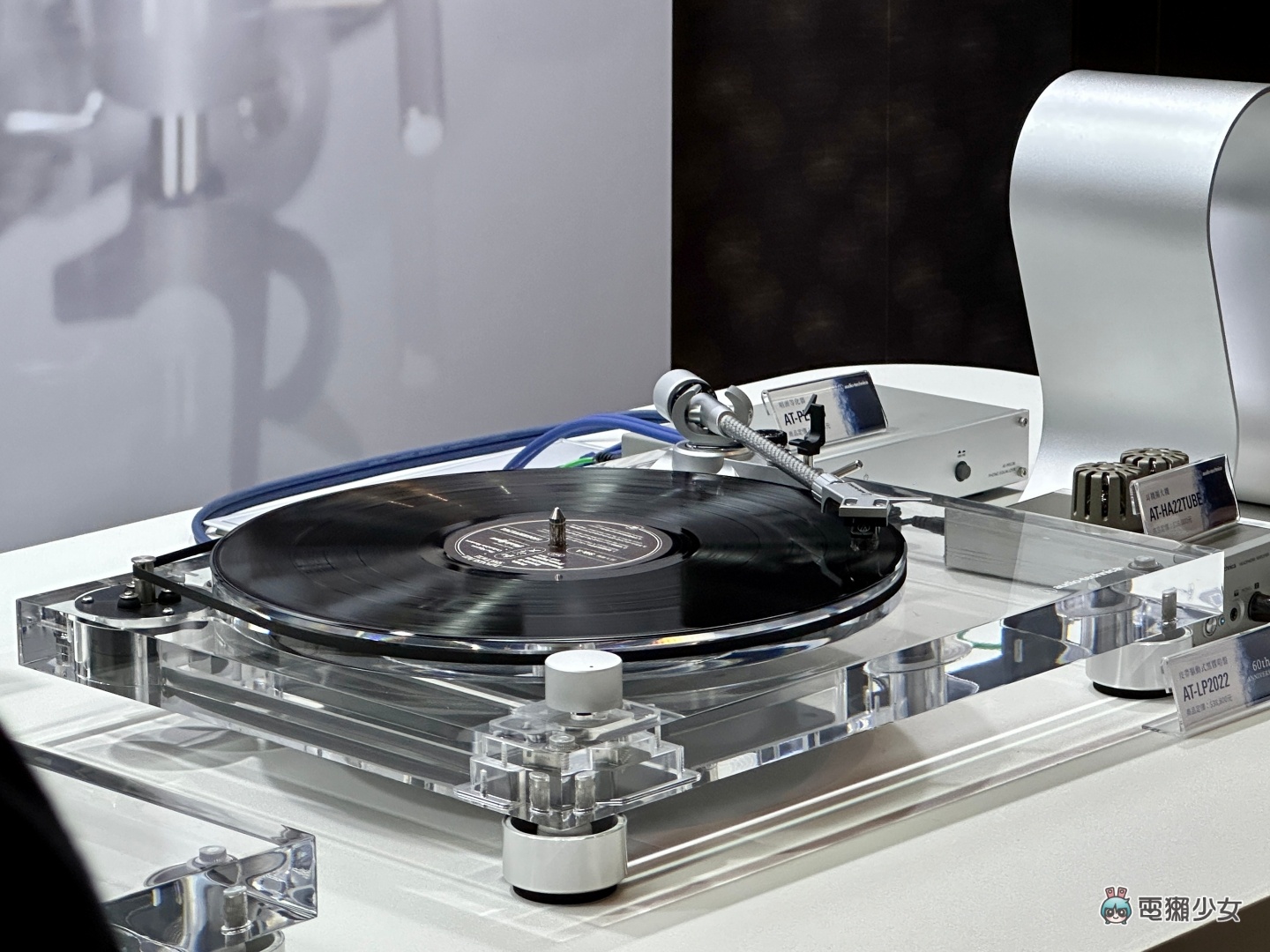 出门|铁三角 60 周年了!推出五款精美限量商品 从黑胶唱头到无线耳机 还有复刻版 Sound Burger 真的爱了 内容图8 潮品文-大潮社旗下实时最新热点娱乐时尚数码等新闻资讯网站! 出门|铁三角 60 周年了!推出五款精美限量商品 从黑胶唱头到无线耳机 还有复刻版 Sound Burger 真的爱了