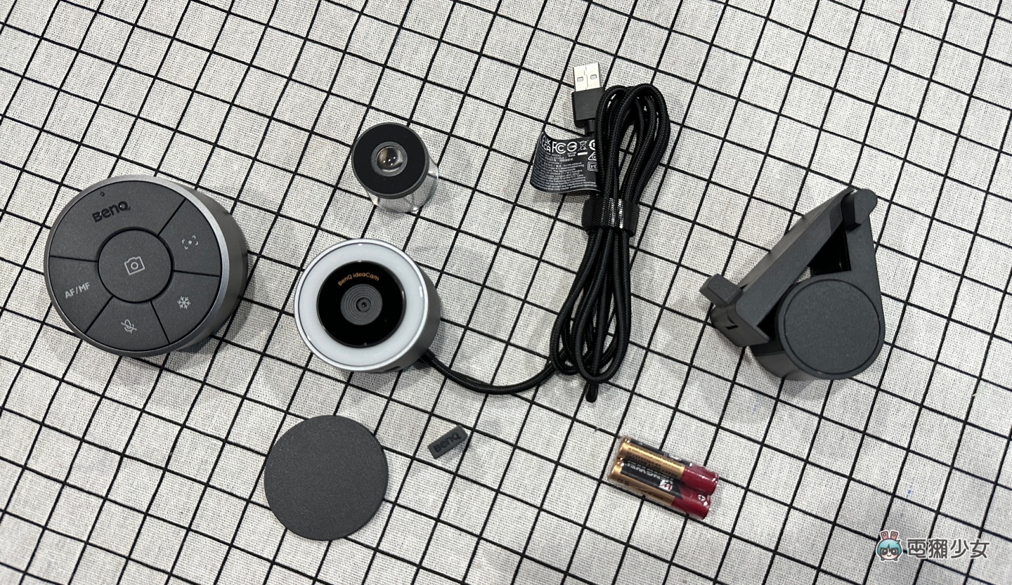 是视讯镜头也是放大镜!可翻转的 BenQ ideaCam S1 智慧镜头 开箱玩给你看 内容图3 潮品文-大潮社旗下实时最新热点娱乐时尚数码等新闻资讯网站! 是视讯镜头也是放大镜!可翻转的 BenQ ideaCam S1 智慧镜头 开箱玩给你看