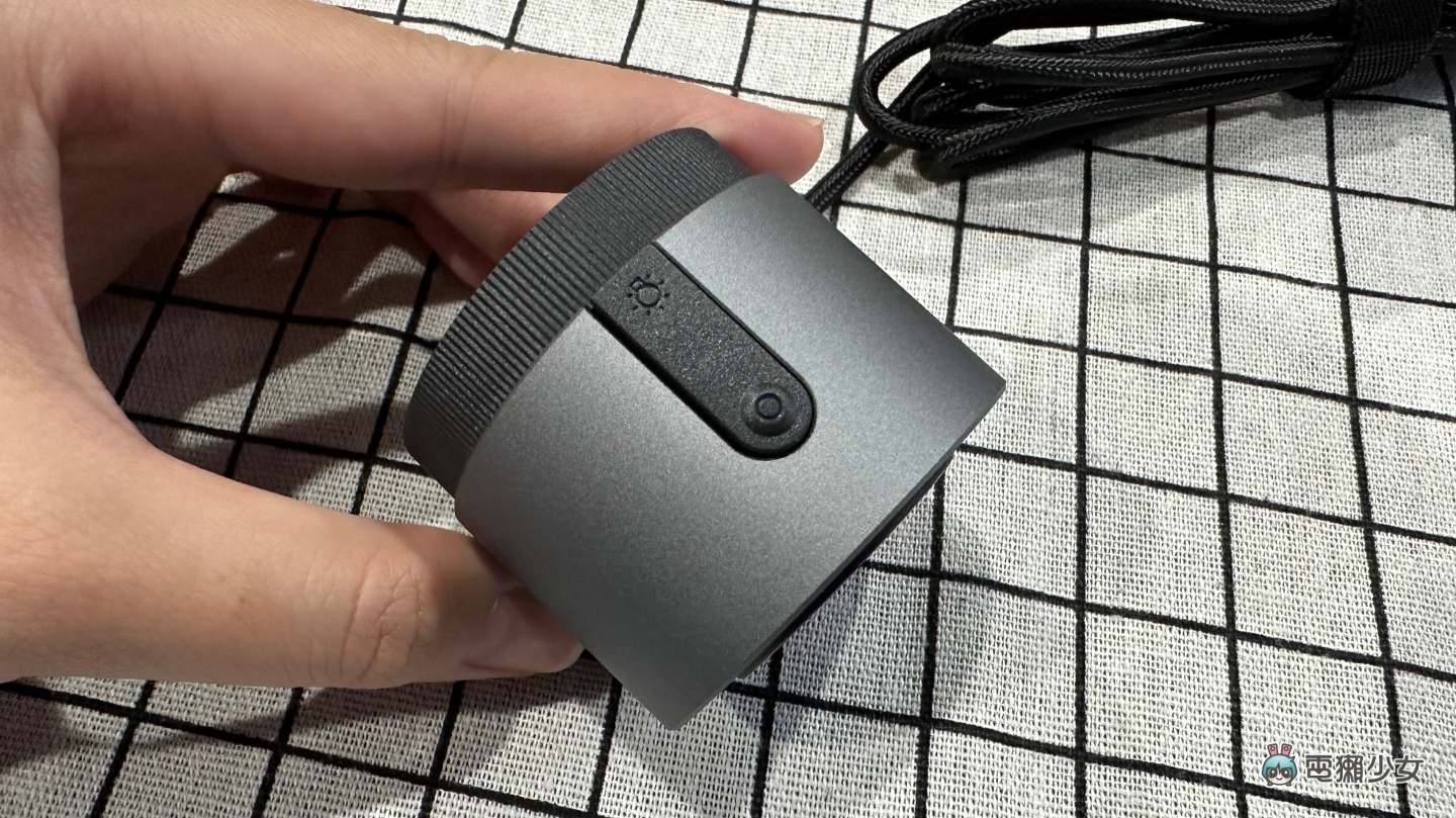 是视讯镜头也是放大镜!可翻转的 BenQ ideaCam S1 智慧镜头 开箱玩给你看 内容图4 潮品文-大潮社旗下实时最新热点娱乐时尚数码等新闻资讯网站! 是视讯镜头也是放大镜!可翻转的 BenQ ideaCam S1 智慧镜头 开箱玩给你看