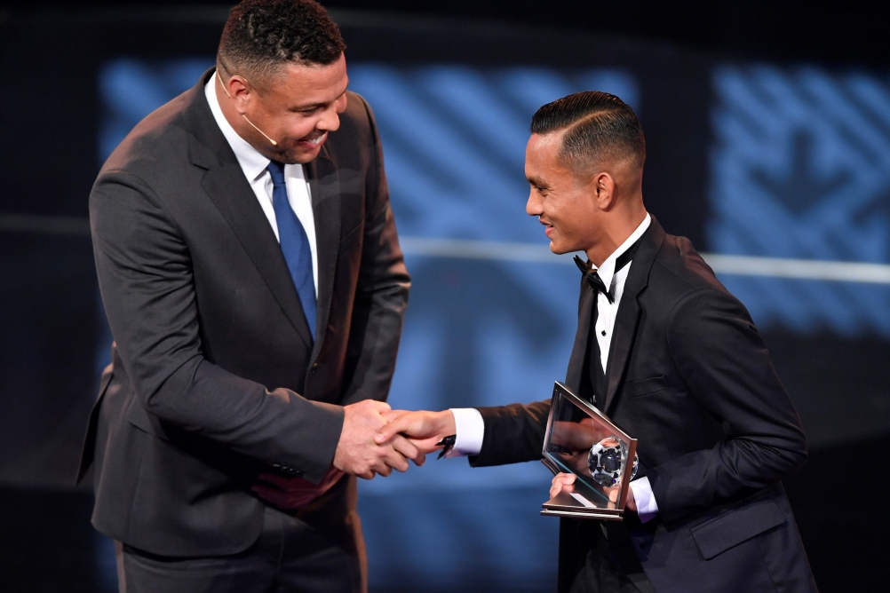 马来西亚球员曾获FIFA最佳年度进球奖！打败Messi、Neymar获第一名！ 娱乐资讯 图2张