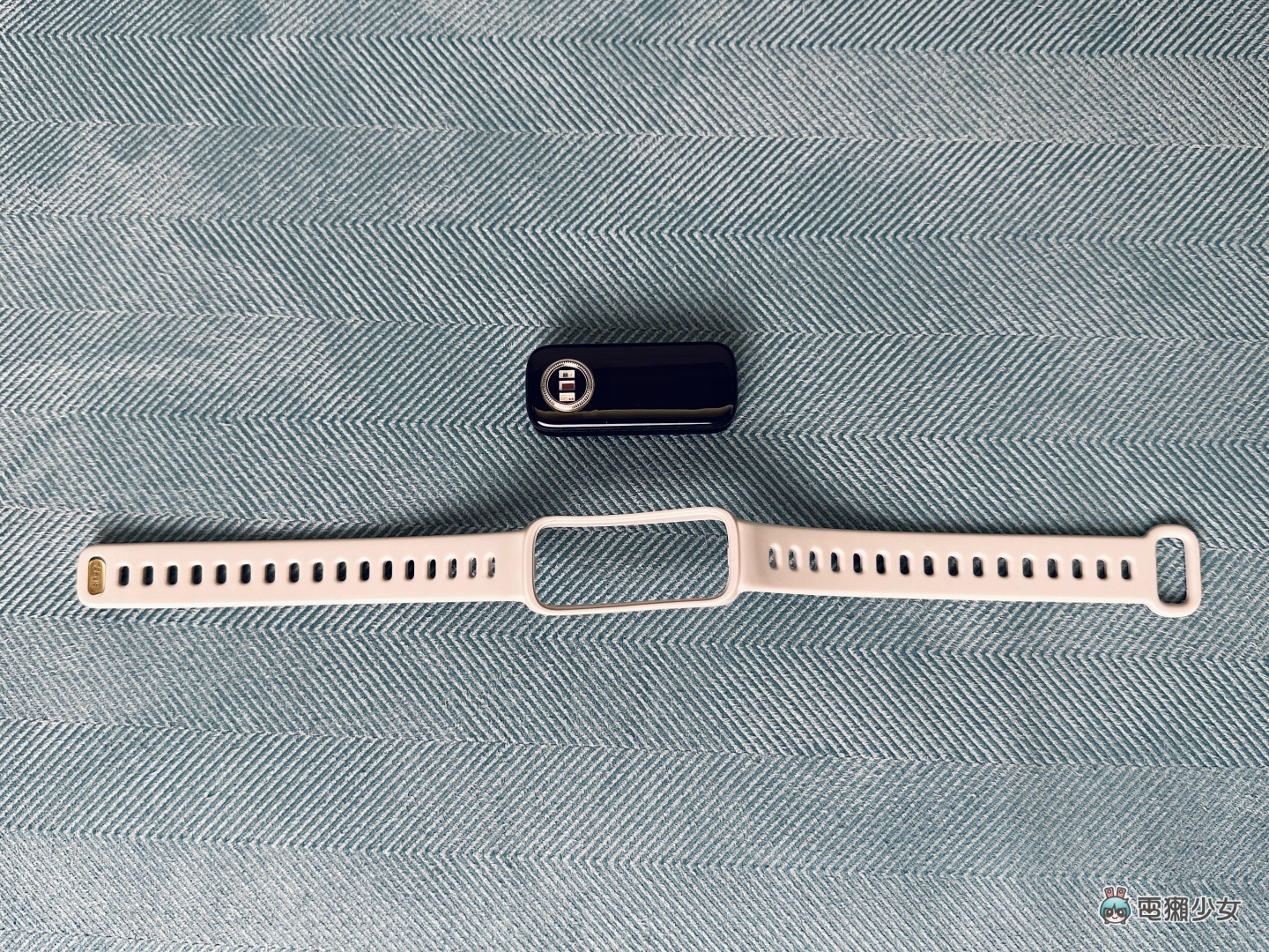 开箱|ASUS VivoWatch 5 AERO 健康手环可以用指尖测血氧!上手看中国台湾的智慧手环的实力究竟⋯⋯? 内容图3 潮品文-大潮社旗下实时最新热点娱乐时尚数码等新闻资讯网站! 开箱|ASUS VivoWatch 5 AERO 健康手环可以用指尖测血氧!上手看中国台湾的智慧手环的实力究竟⋯⋯?