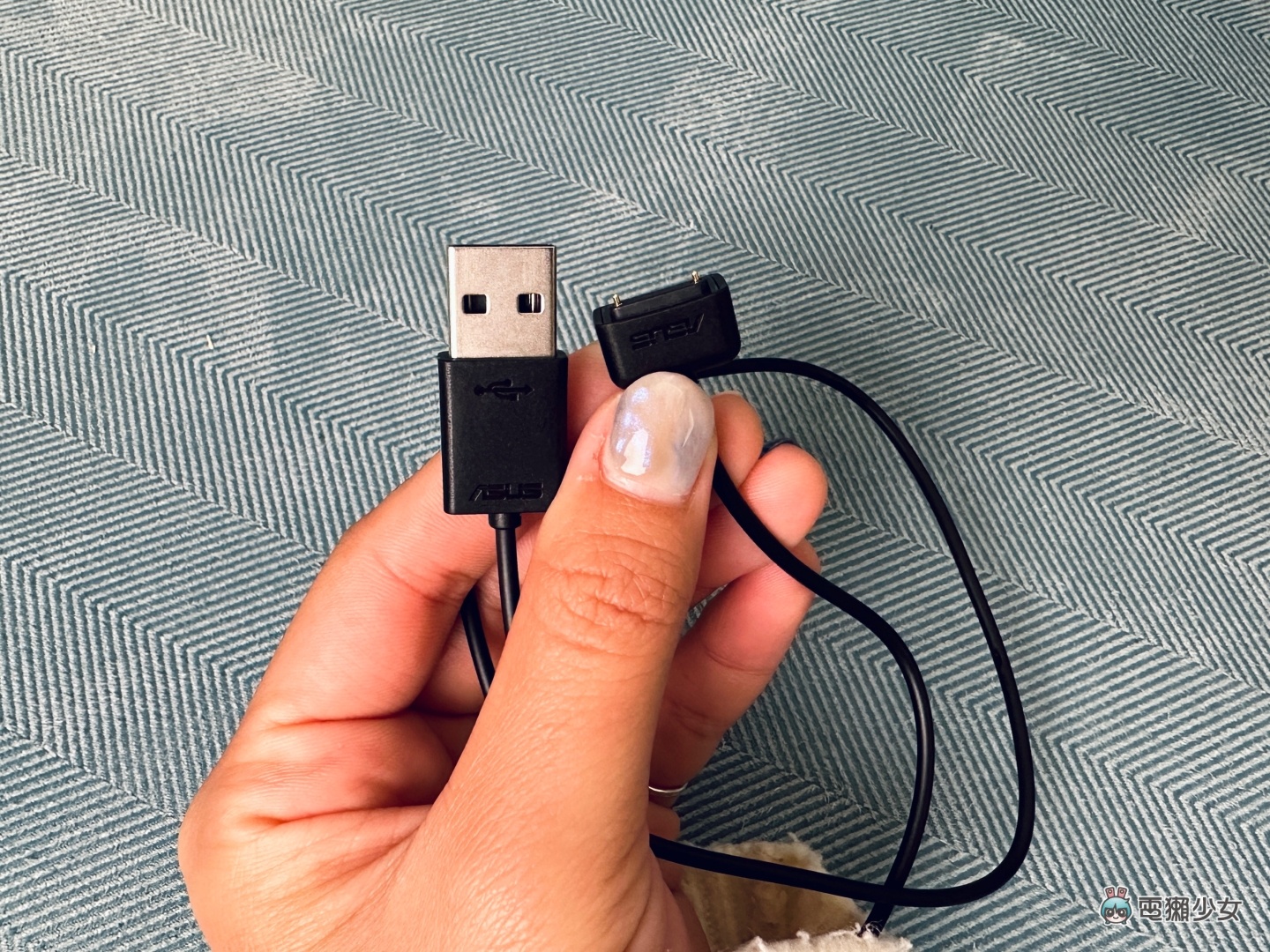 开箱|ASUS VivoWatch 5 AERO 健康手环可以用指尖测血氧!上手看中国台湾的智慧手环的实力究竟⋯⋯? 内容图5 潮品文-大潮社旗下实时最新热点娱乐时尚数码等新闻资讯网站! 开箱|ASUS VivoWatch 5 AERO 健康手环可以用指尖测血氧!上手看中国台湾的智慧手环的实力究竟⋯⋯?