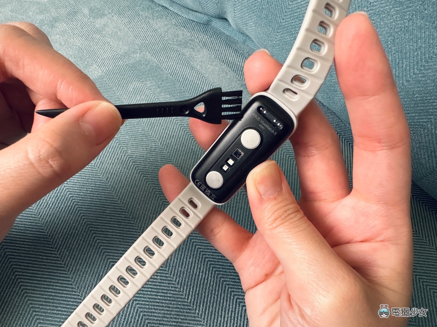开箱|ASUS VivoWatch 5 AERO 健康手环可以用指尖测血氧!上手看中国台湾的智慧手环的实力究竟⋯⋯? 内容图7 潮品文-大潮社旗下实时最新热点娱乐时尚数码等新闻资讯网站! 开箱|ASUS VivoWatch 5 AERO 健康手环可以用指尖测血氧!上手看中国台湾的智慧手环的实力究竟⋯⋯?