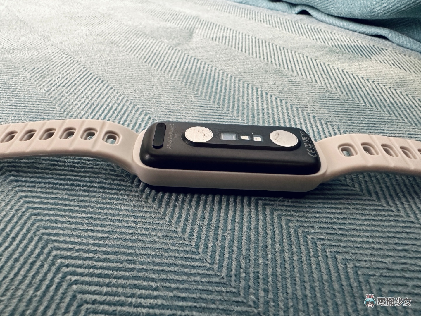 开箱|ASUS VivoWatch 5 AERO 健康手环可以用指尖测血氧!上手看中国台湾的智慧手环的实力究竟⋯⋯? 内容图8 潮品文-大潮社旗下实时最新热点娱乐时尚数码等新闻资讯网站! 开箱|ASUS VivoWatch 5 AERO 健康手环可以用指尖测血氧!上手看中国台湾的智慧手环的实力究竟⋯⋯?