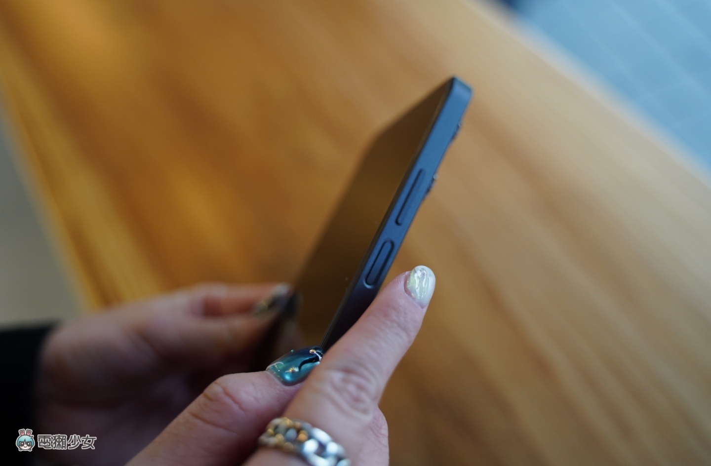 出门|realme 10 Pro 系列正式登台!曲面萤幕的 realme 10 Pro+ 只要 15,990 元就能入手 内容图12 潮品文-大潮社旗下实时最新热点娱乐时尚数码等新闻资讯网站! 出门|realme 10 Pro 系列正式登台!曲面萤幕的 realme 10 Pro+ 只要 15,990 元就能入手