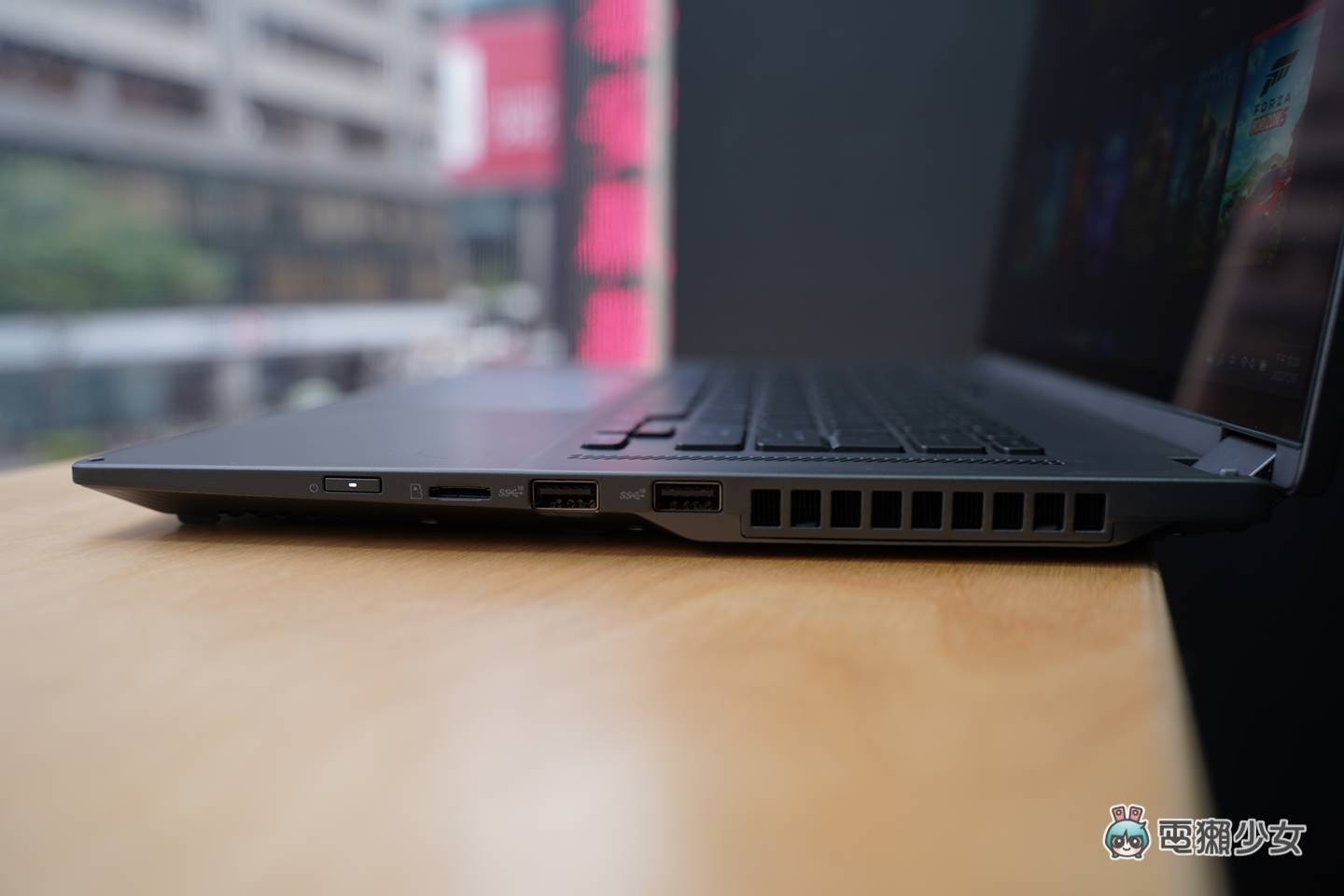 16 吋也能是翻转电竞笔电!ROG Flow X16 带着顶规 AMD 处理器与 NVIDIA 独立显卡翻过去,轻薄可携、灵活多工 内容图6 潮品文-大潮社旗下实时最新热点娱乐时尚数码等新闻资讯网站! 16 吋也能是翻转电竞笔电!ROG Flow X16 带着顶规 AMD 处理器与 NVIDIA 独立显卡翻过去,轻薄可携、灵活多工