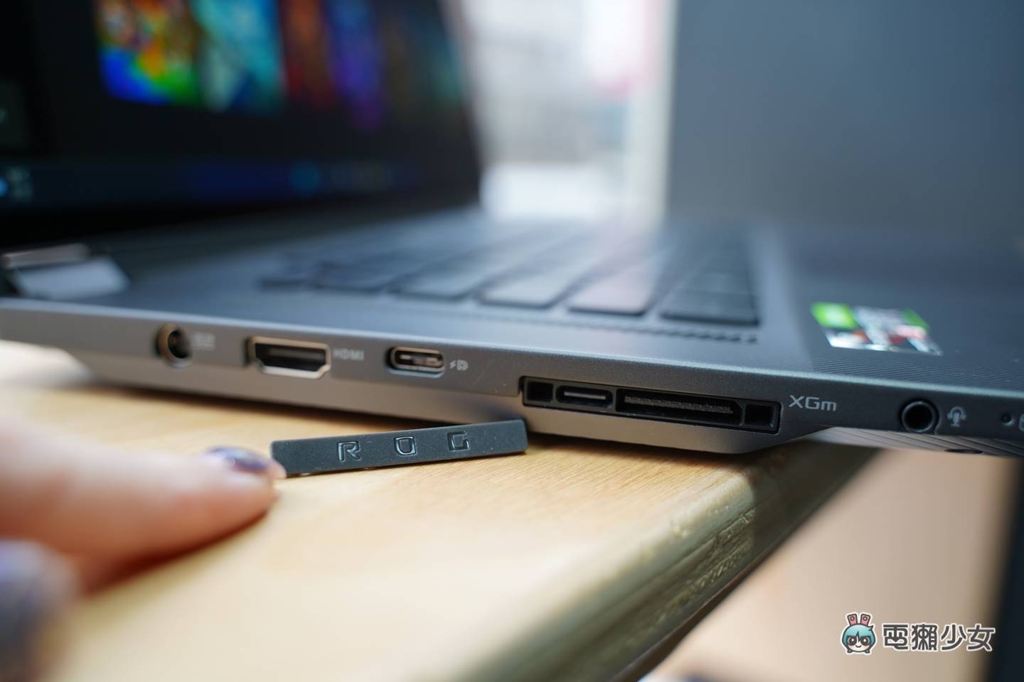 16 吋也能是翻转电竞笔电!ROG Flow X16 带着顶规 AMD 处理器与 NVIDIA 独立显卡翻过去,轻薄可携、灵活多工 内容图8 潮品文-大潮社旗下实时最新热点娱乐时尚数码等新闻资讯网站! 16 吋也能是翻转电竞笔电!ROG Flow X16 带着顶规 AMD 处理器与 NVIDIA 独立显卡翻过去,轻薄可携、灵活多工