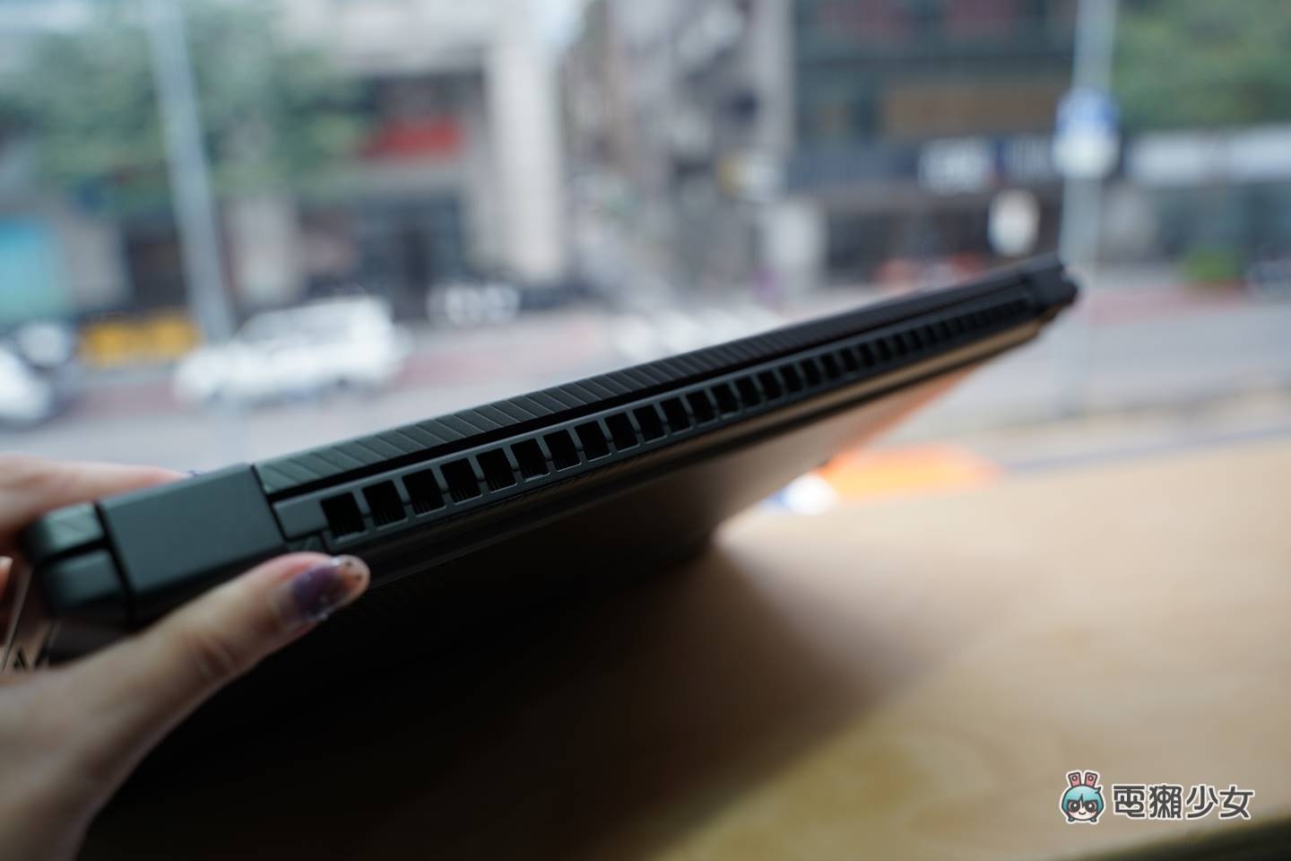 16 吋也能是翻转电竞笔电!ROG Flow X16 带着顶规 AMD 处理器与 NVIDIA 独立显卡翻过去,轻薄可携、灵活多工 内容图14 潮品文-大潮社旗下实时最新热点娱乐时尚数码等新闻资讯网站! 16 吋也能是翻转电竞笔电!ROG Flow X16 带着顶规 AMD 处理器与 NVIDIA 独立显卡翻过去,轻薄可携、灵活多工