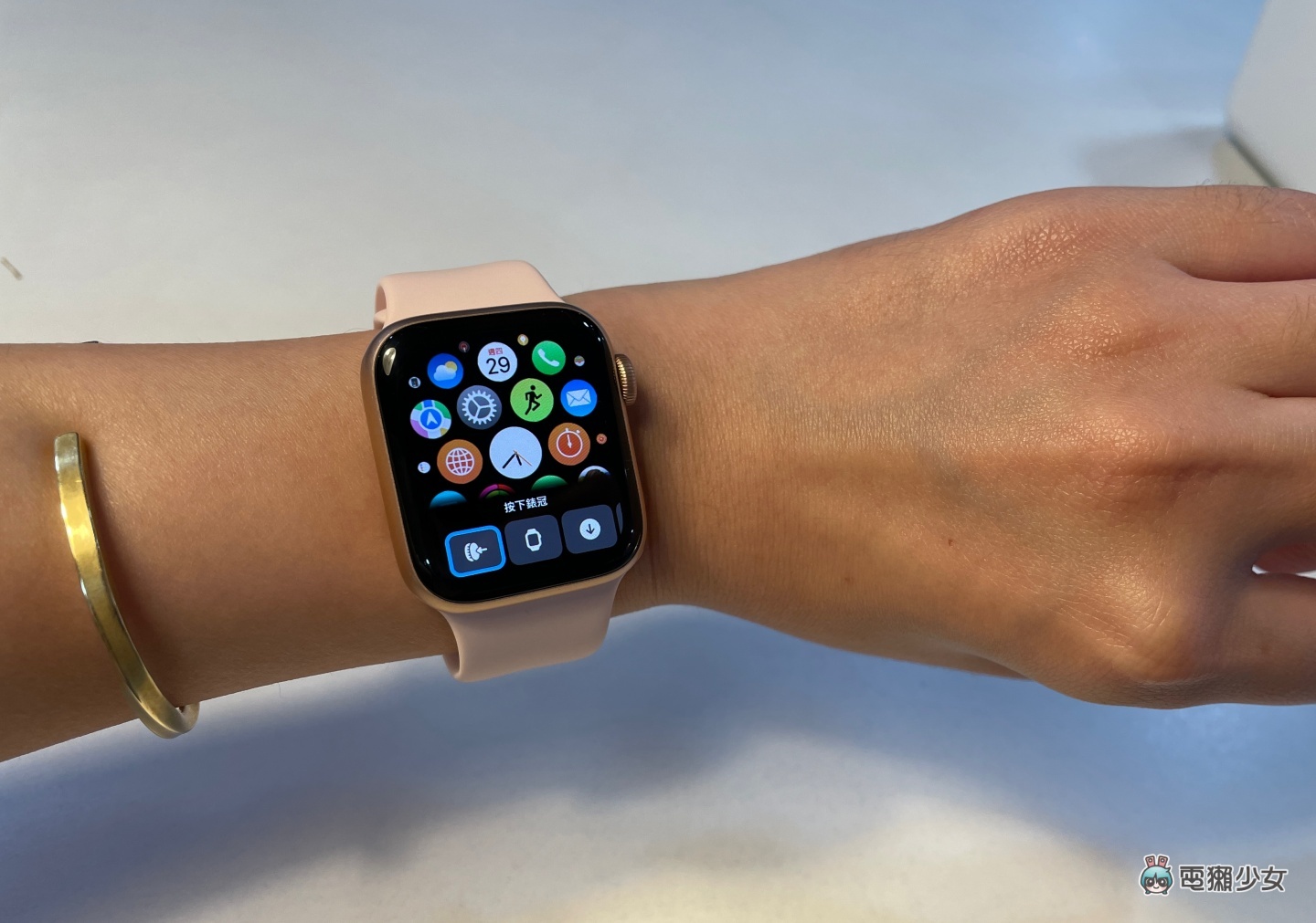 Apple Watch 跳出‘ 捏两下 ’到底要捏哪？原来捏捏手指就能单手开启 Apple Pay？ 数码科技 图5张