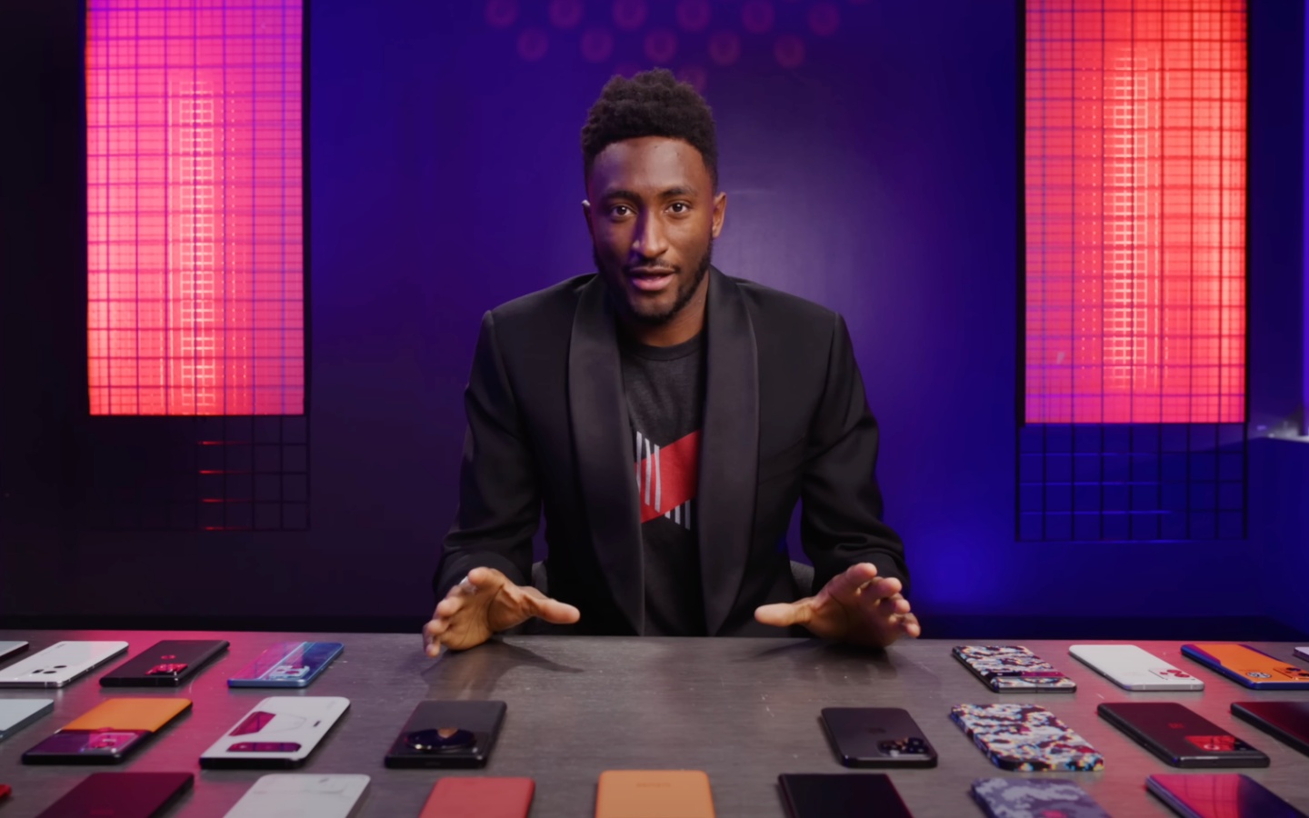一年一度 MKBHD 最佳手机榜单来了!荣登 2022 年最佳手机的不再是三星?但也不是 iPhone? 内容图1 潮品文-大潮社旗下实时最新热点娱乐时尚数码等新闻资讯网站! 一年一度 MKBHD 最佳手机榜单来了!荣登 2022 年最佳手机的不再是三星?但也不是 iPhone?