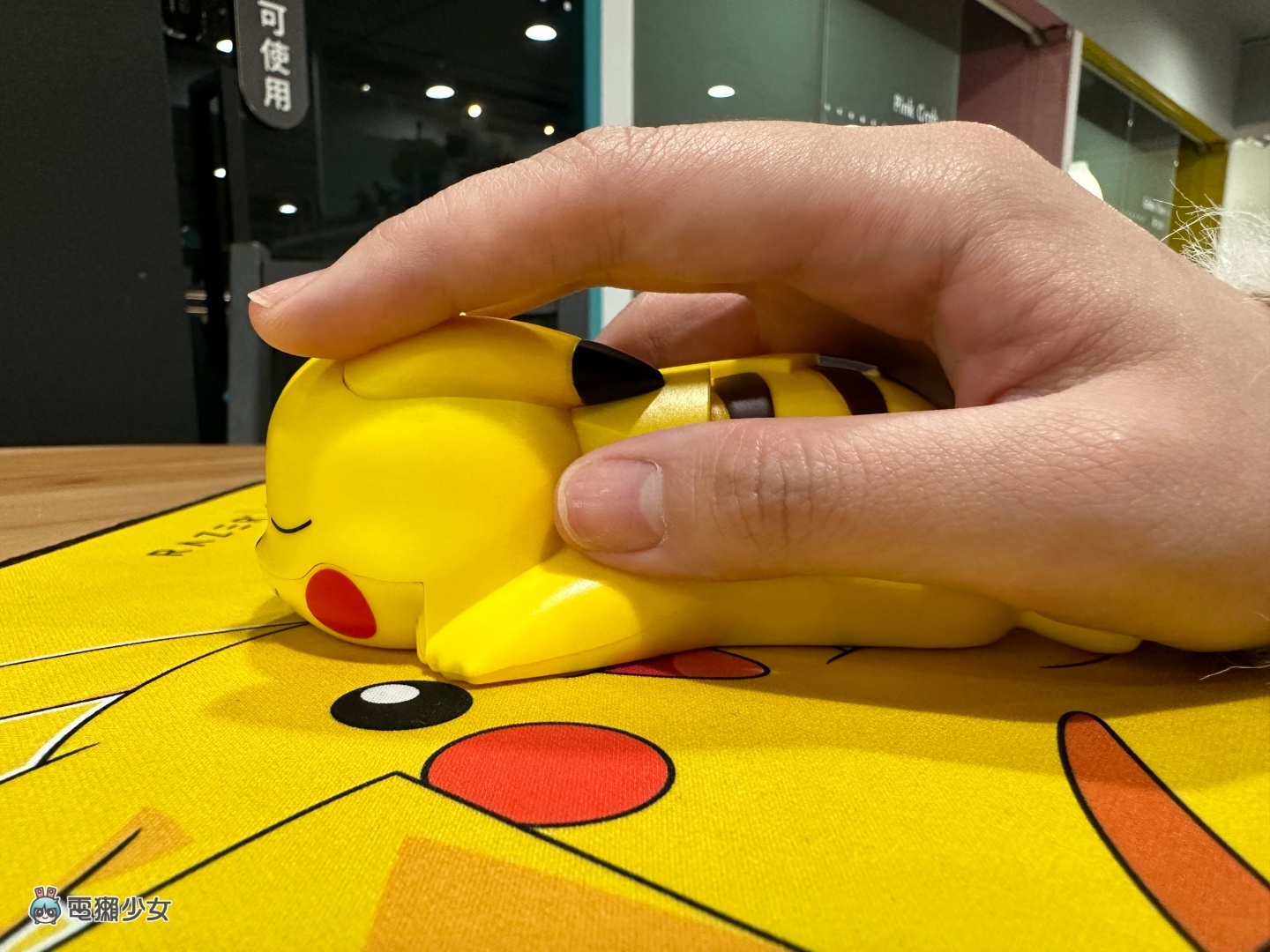 爆萌的皮卡丘 3D 立体造型鼠标！可爱归可爱 但真的好用？开箱实测用给你看