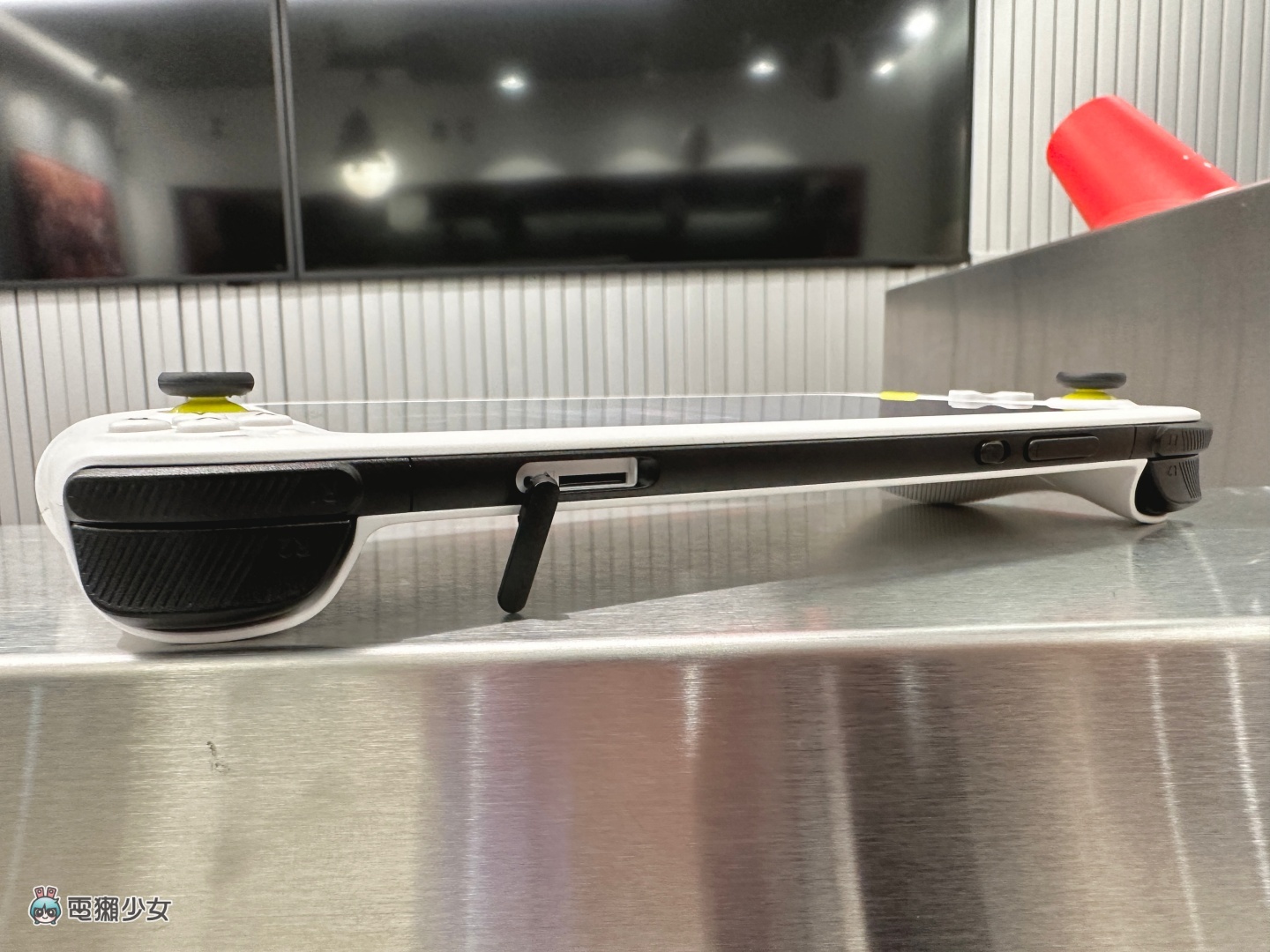 Logitech G CLOUD 上手开箱!玩游戏会卡顿吗?值不值得买?热门 QA 帮你解答 内容图5 潮品文-大潮社旗下实时最新热点娱乐时尚数码等新闻资讯网站! Logitech G CLOUD 上手开箱!玩游戏会卡顿吗?值不值得买?热门 QA 帮你解答