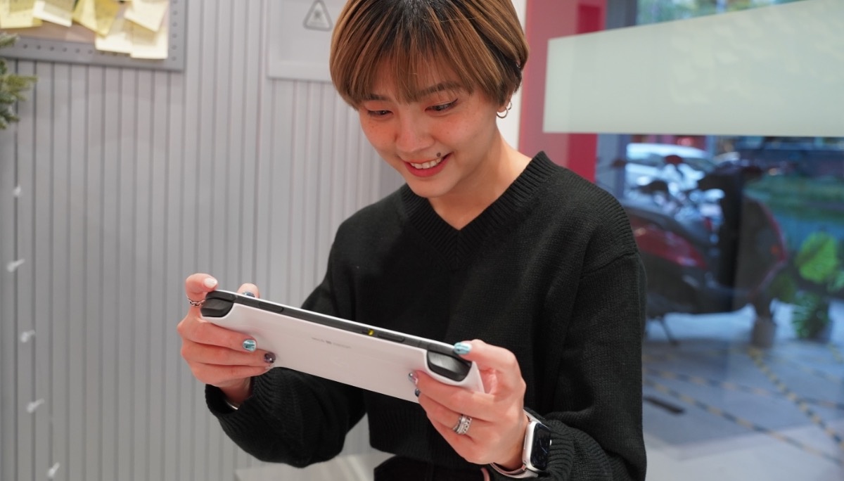 Logitech G CLOUD 上手开箱！玩游戏会卡顿吗？值不值得买？热门 QA 帮你解答