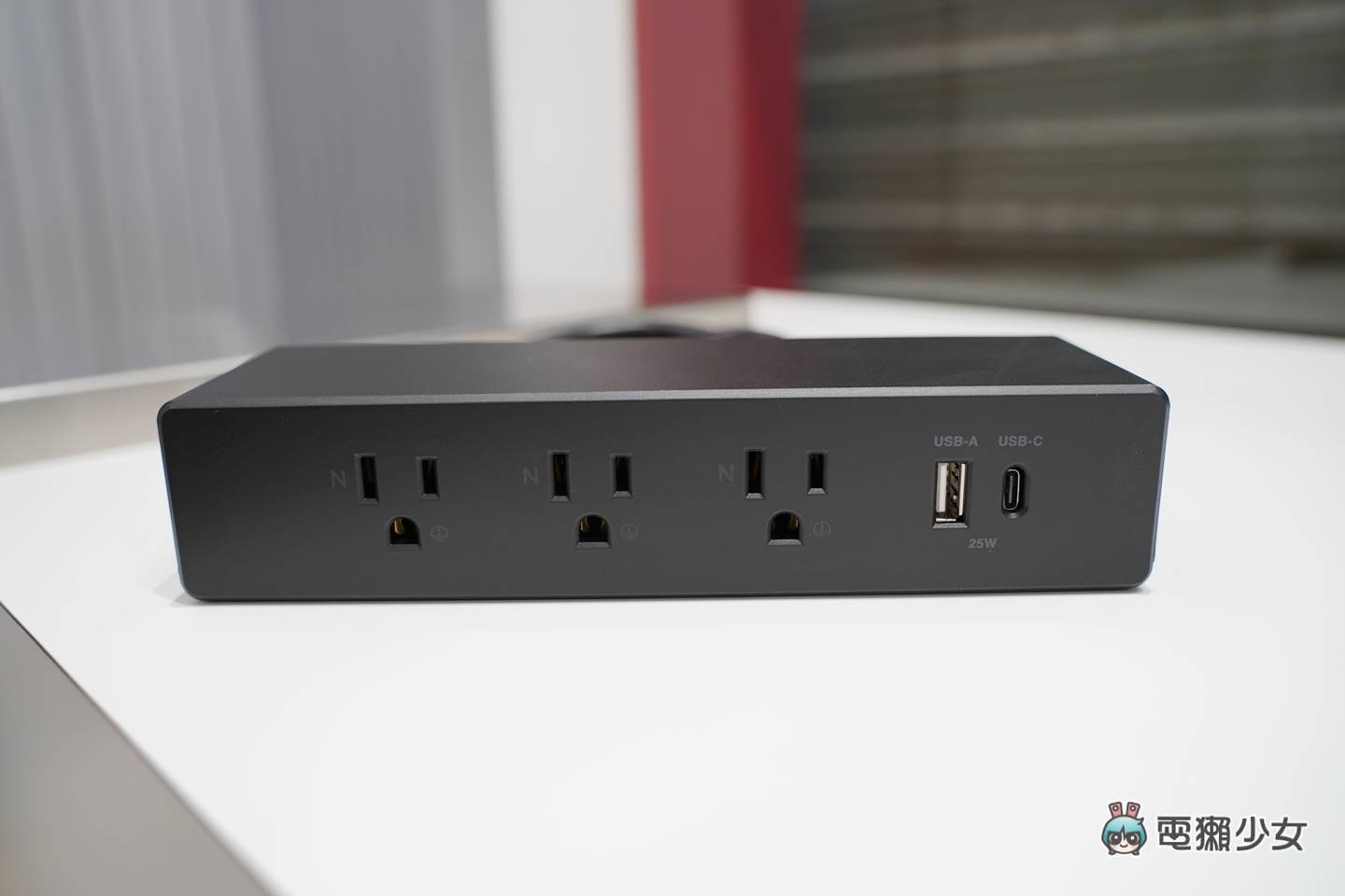 开箱|延长线也有学问?这个插座与产品之间最佳的桥梁进化到哪里了 Zmoji 架起来的延长线 内容图3 潮品文-大潮社旗下实时最新热点娱乐时尚数码等新闻资讯网站! 开箱|延长线也有学问?这个插座与产品之间最佳的桥梁进化到哪里了 Zmoji 架起来的延长线