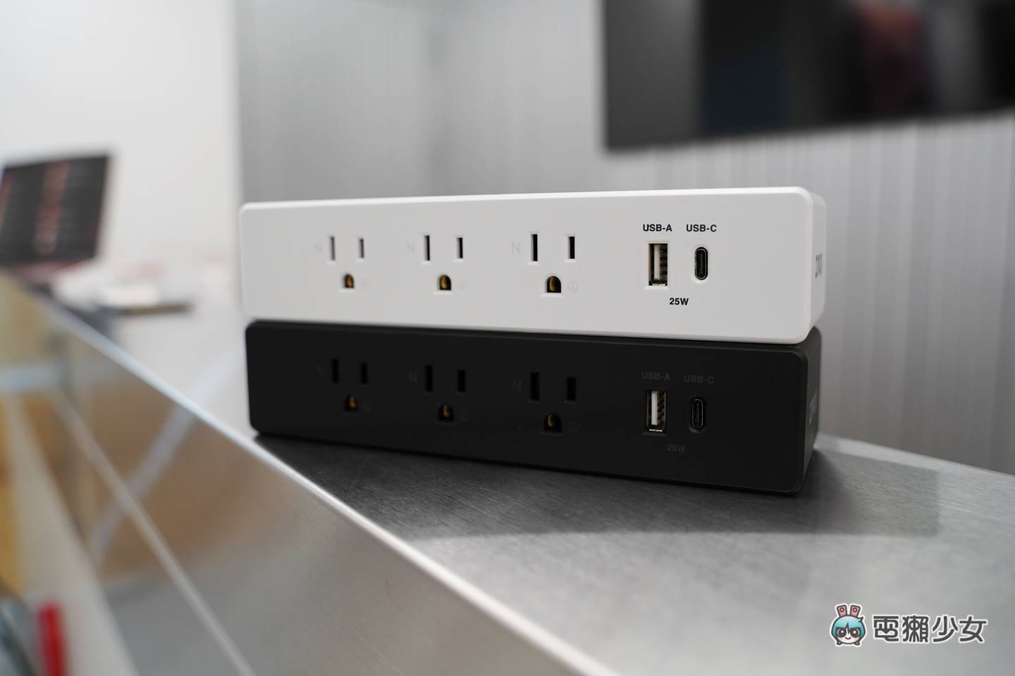 开箱|延长线也有学问?这个插座与产品之间最佳的桥梁进化到哪里了 Zmoji 架起来的延长线 内容图4 潮品文-大潮社旗下实时最新热点娱乐时尚数码等新闻资讯网站! 开箱|延长线也有学问?这个插座与产品之间最佳的桥梁进化到哪里了 Zmoji 架起来的延长线