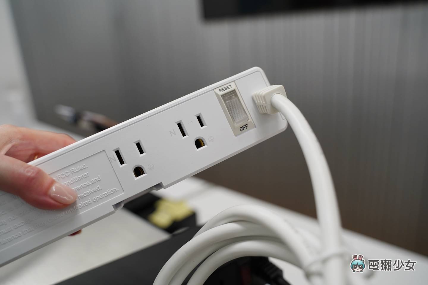 开箱|延长线也有学问?这个插座与产品之间最佳的桥梁进化到哪里了 Zmoji 架起来的延长线 内容图5 潮品文-大潮社旗下实时最新热点娱乐时尚数码等新闻资讯网站! 开箱|延长线也有学问?这个插座与产品之间最佳的桥梁进化到哪里了 Zmoji 架起来的延长线