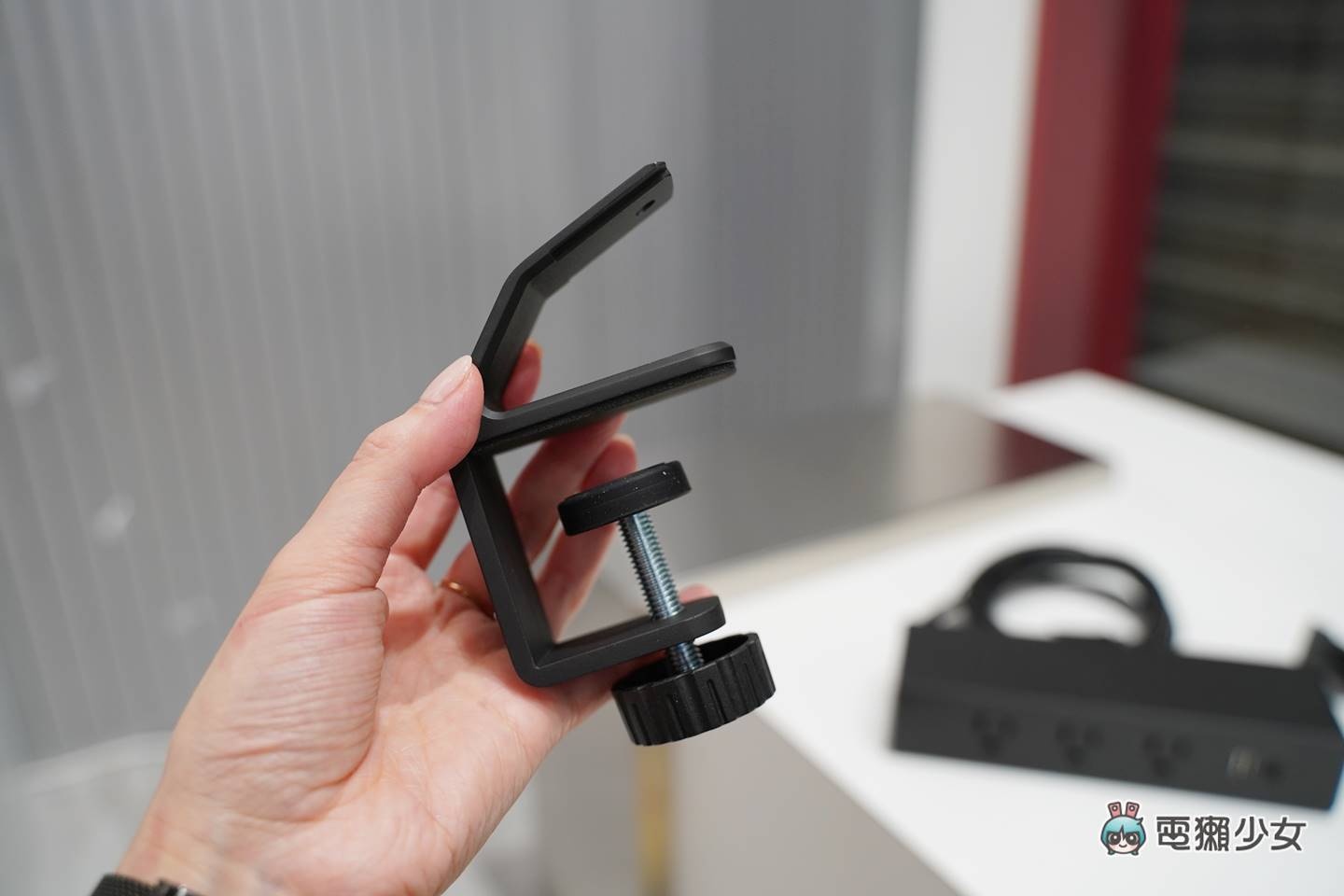 开箱|延长线也有学问?这个插座与产品之间最佳的桥梁进化到哪里了 Zmoji 架起来的延长线 内容图6 潮品文-大潮社旗下实时最新热点娱乐时尚数码等新闻资讯网站! 开箱|延长线也有学问?这个插座与产品之间最佳的桥梁进化到哪里了 Zmoji 架起来的延长线