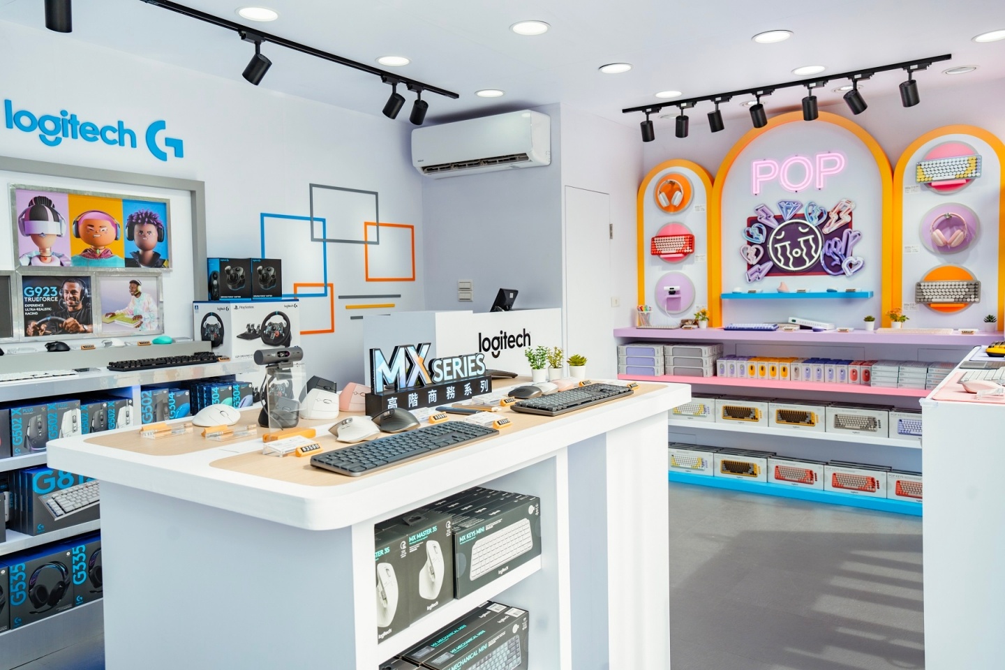 罗技快闪店‘ Logi Store ’正式在台中勤美诚品绿园道开幕!3C 周边玻璃屋超缤纷?打卡可抽 POP KEYS 无线机械式键盘 内容图3 潮品文-大潮社旗下实时最新热点娱乐时尚数码等新闻资讯网站! 罗技快闪店‘ Logi Store ’正式在台中勤美诚品绿园道开幕!3C 周边玻璃屋超缤纷?打卡可抽 POP KEYS 无线机械式键盘