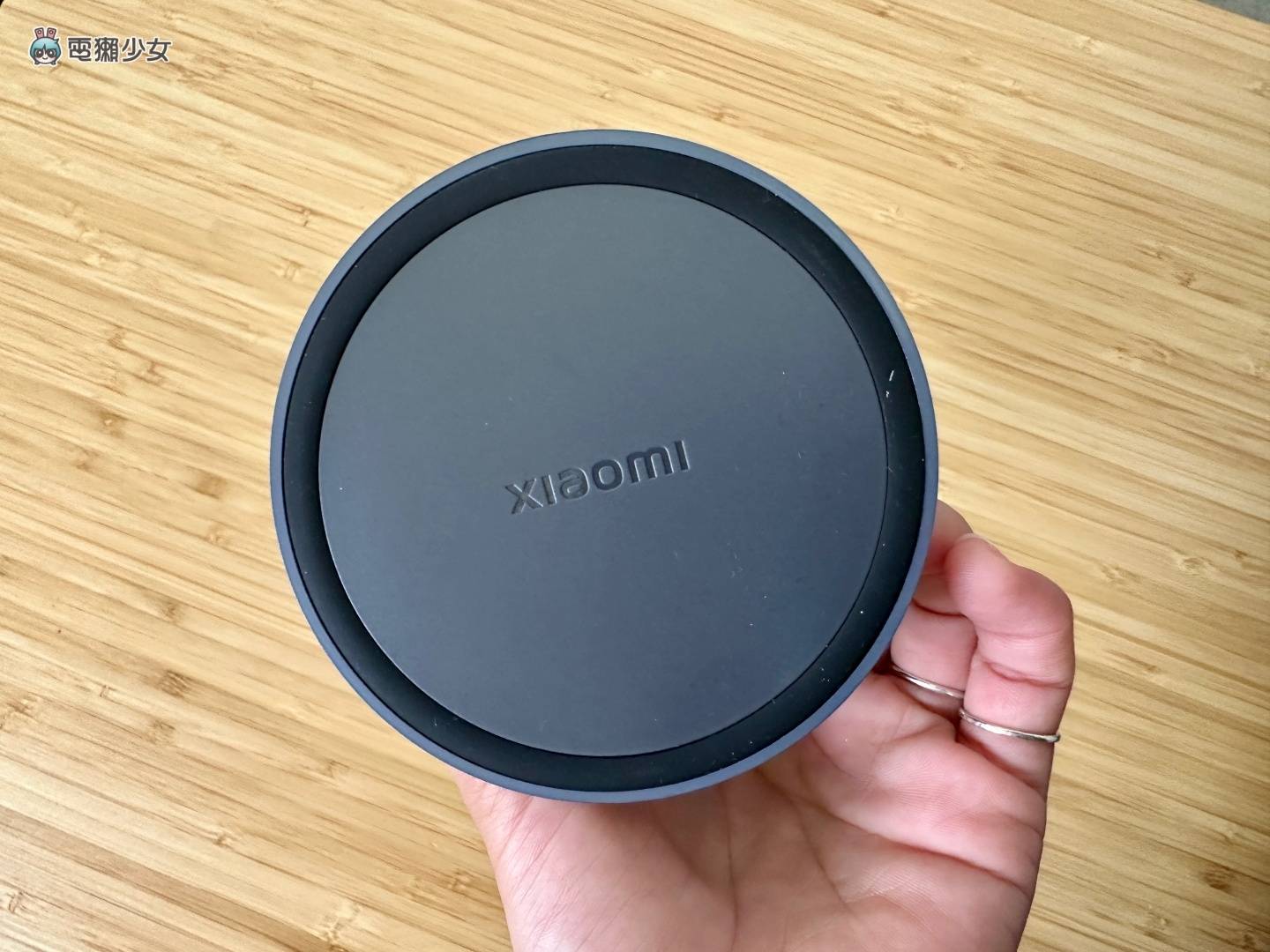 快速开箱|小米 K 歌麦克风快速上手玩!国际版无法消除人声?9 种趣味音效超好玩? 内容图5 潮品文-大潮社旗下实时最新热点娱乐时尚数码等新闻资讯网站! 快速开箱|小米 K 歌麦克风快速上手玩!国际版无法消除人声?9 种趣味音效超好玩?