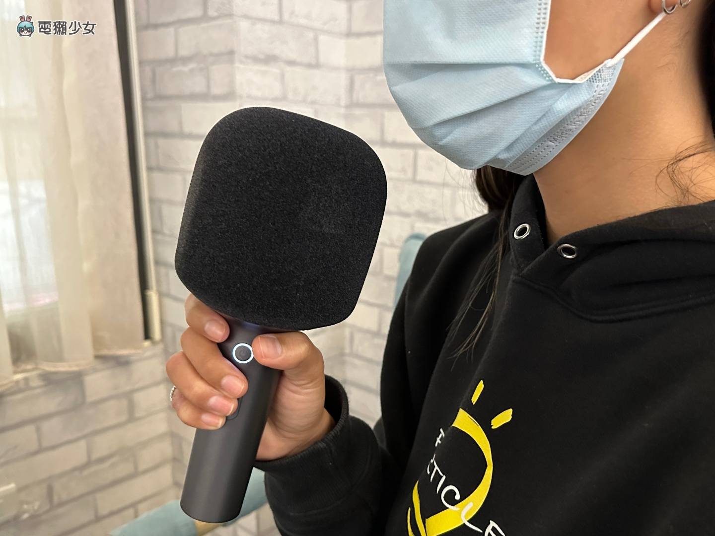 快速开箱|小米 K 歌麦克风快速上手玩!国际版无法消除人声?9 种趣味音效超好玩? 内容图10 潮品文-大潮社旗下实时最新热点娱乐时尚数码等新闻资讯网站! 快速开箱|小米 K 歌麦克风快速上手玩!国际版无法消除人声?9 种趣味音效超好玩?