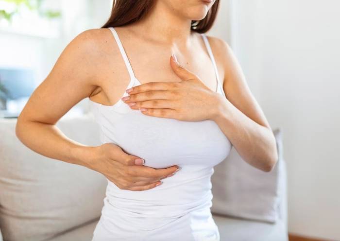 乳腺增生会导致刺痛、肿胀不适