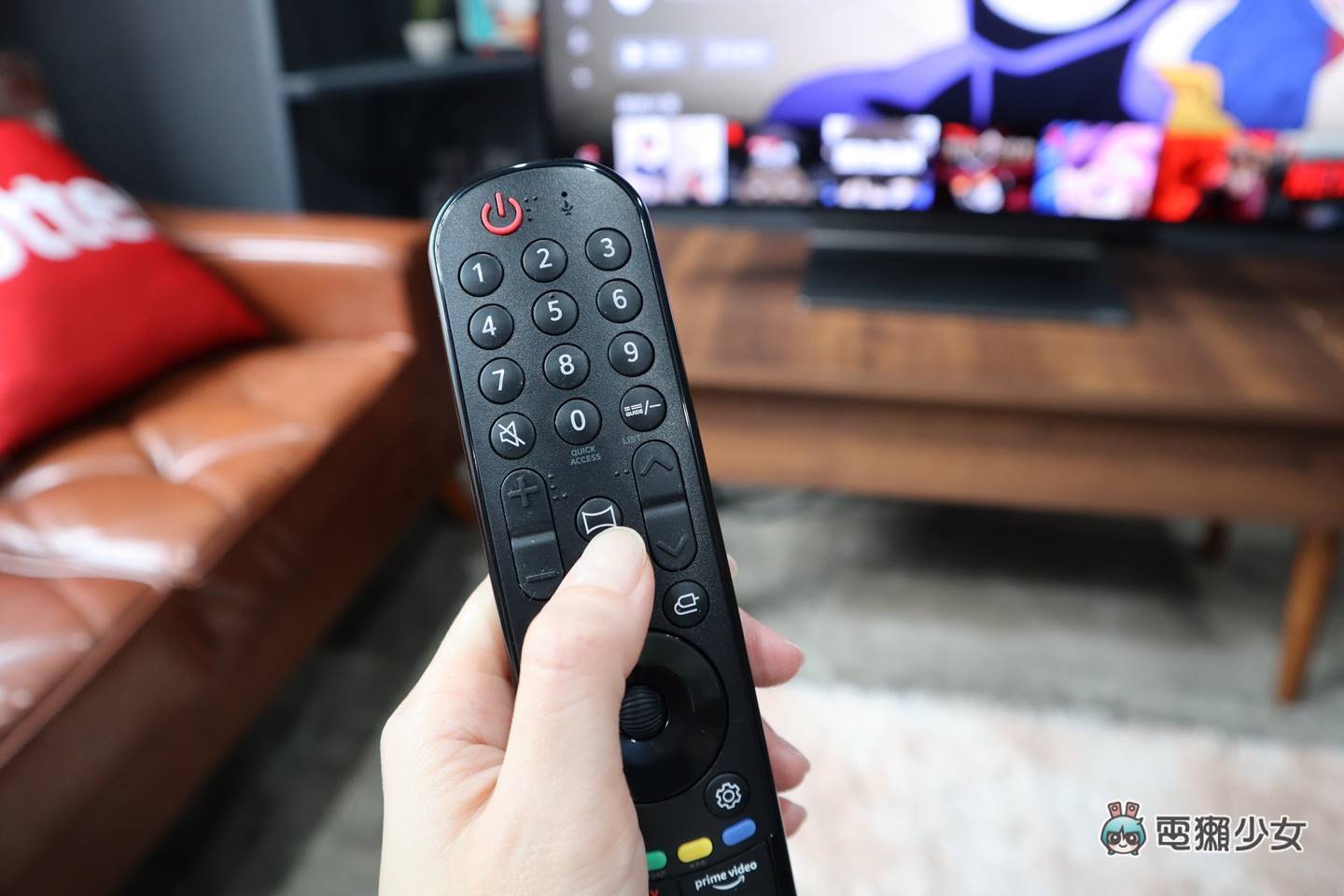 开箱|想电视变成曲面就用遥控器按!全球首款可调式曲面 LG OLED Flex 电视,也是电竞萤幕喔! 内容图2 潮品文-大潮社旗下实时最新热点娱乐时尚数码等新闻资讯网站! 开箱|想电视变成曲面就用遥控器按!全球首款可调式曲面 LG OLED Flex 电视,也是电竞萤幕喔!