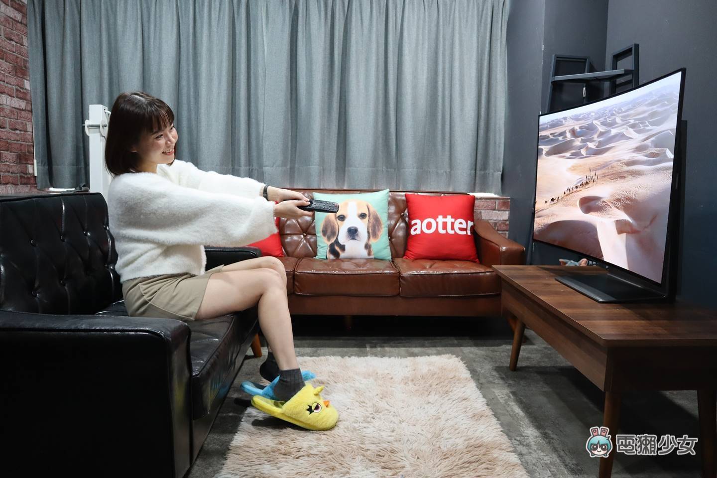 开箱|想电视变成曲面就用遥控器按!全球首款可调式曲面 LG OLED Flex 电视,也是电竞萤幕喔! 内容图1 潮品文-大潮社旗下实时最新热点娱乐时尚数码等新闻资讯网站! 开箱|想电视变成曲面就用遥控器按!全球首款可调式曲面 LG OLED Flex 电视,也是电竞萤幕喔!