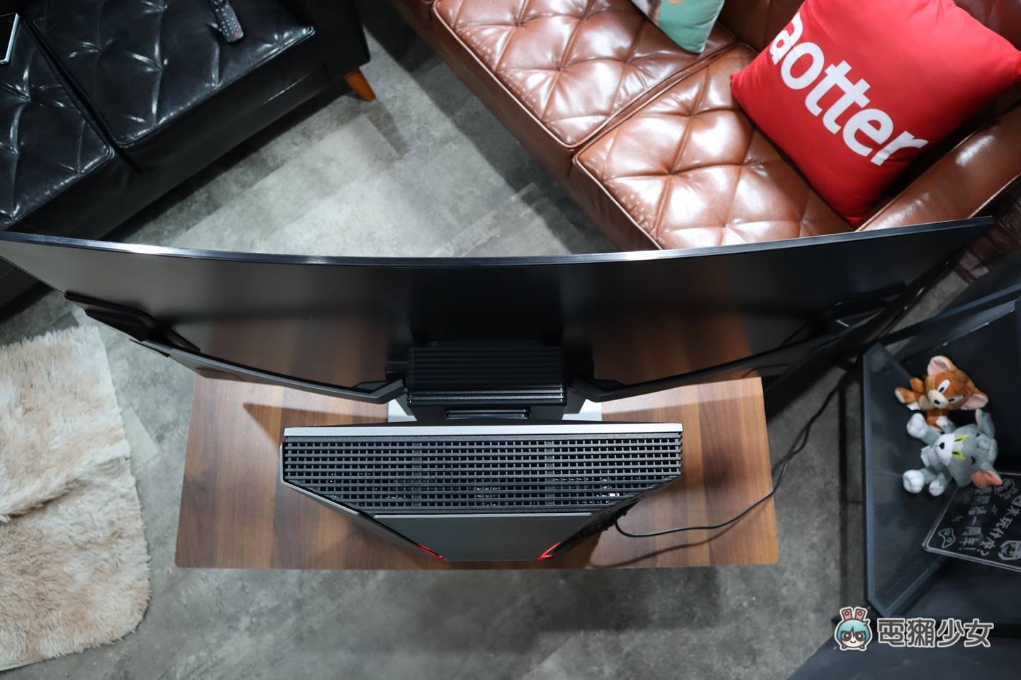 开箱|想电视变成曲面就用遥控器按!全球首款可调式曲面 LG OLED Flex 电视,也是电竞萤幕喔! 内容图5 潮品文-大潮社旗下实时最新热点娱乐时尚数码等新闻资讯网站! 开箱|想电视变成曲面就用遥控器按!全球首款可调式曲面 LG OLED Flex 电视,也是电竞萤幕喔!