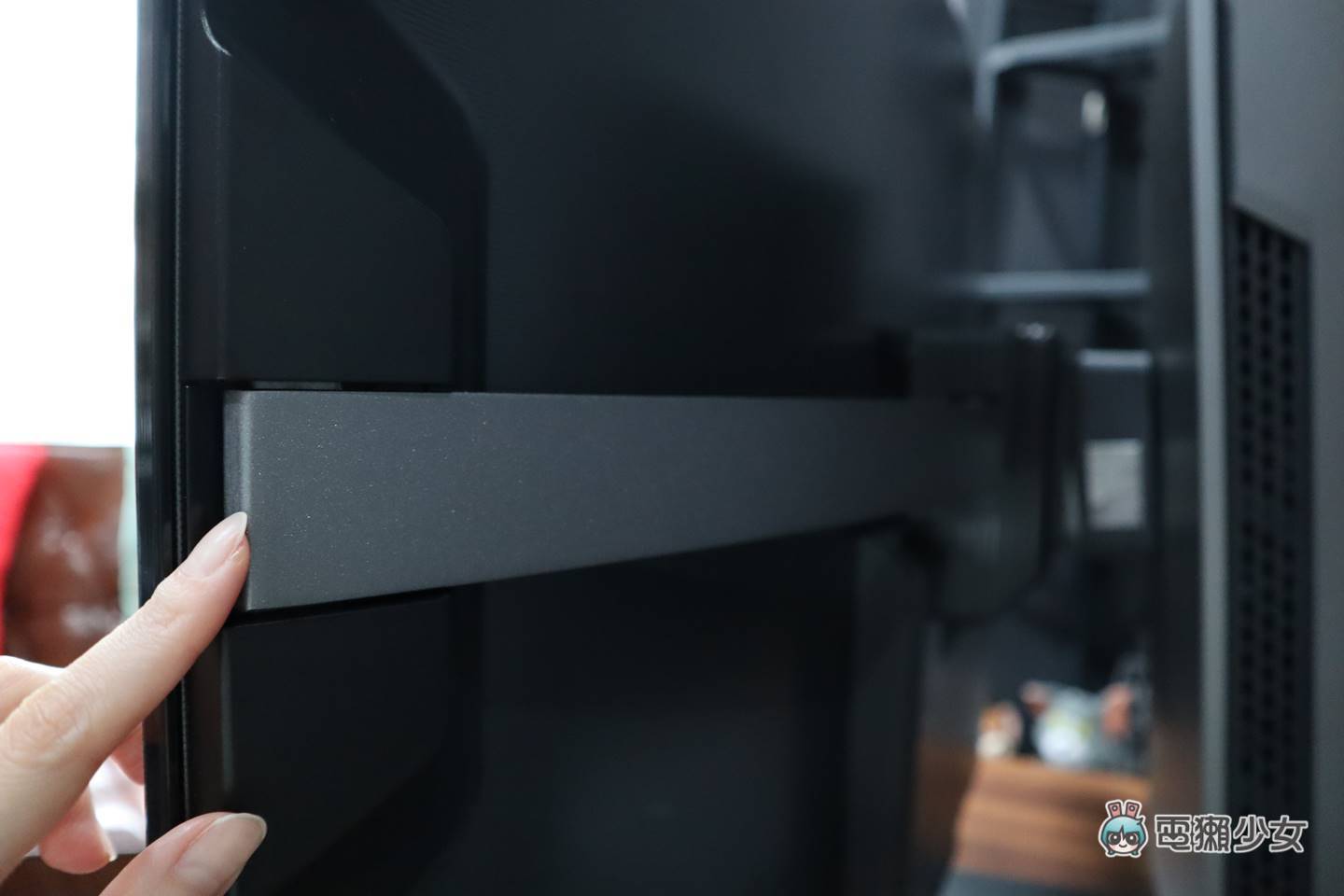 开箱|想电视变成曲面就用遥控器按!全球首款可调式曲面 LG OLED Flex 电视,也是电竞萤幕喔! 内容图7 潮品文-大潮社旗下实时最新热点娱乐时尚数码等新闻资讯网站! 开箱|想电视变成曲面就用遥控器按!全球首款可调式曲面 LG OLED Flex 电视,也是电竞萤幕喔!