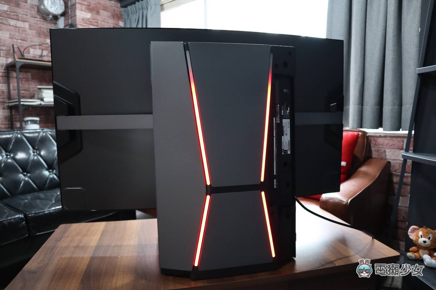 开箱|想电视变成曲面就用遥控器按!全球首款可调式曲面 LG OLED Flex 电视,也是电竞萤幕喔! 内容图8 潮品文-大潮社旗下实时最新热点娱乐时尚数码等新闻资讯网站! 开箱|想电视变成曲面就用遥控器按!全球首款可调式曲面 LG OLED Flex 电视,也是电竞萤幕喔!